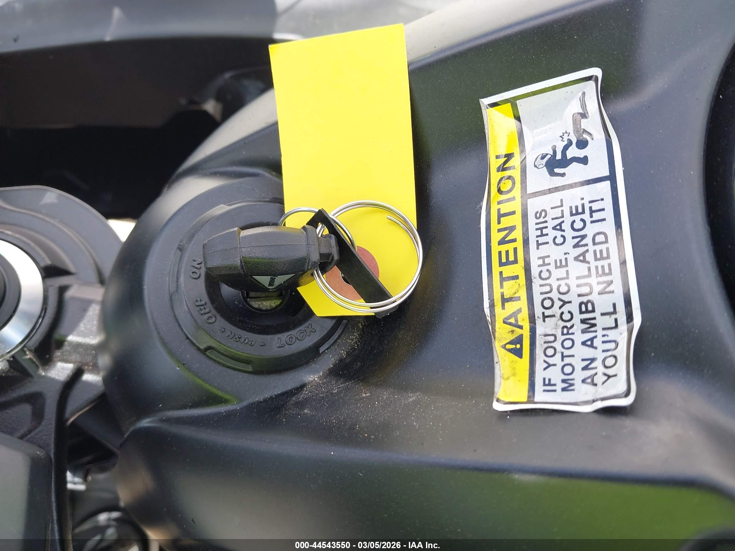 KAWASAKI EX650 image 11