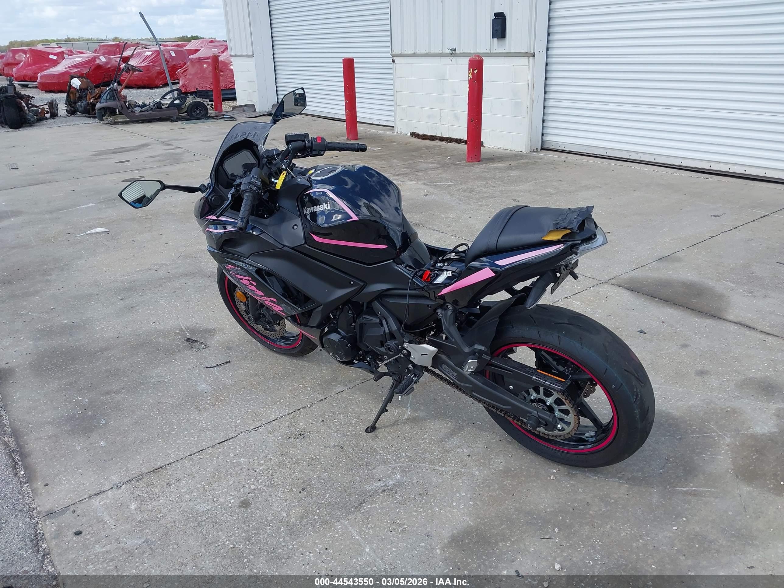 KAWASAKI EX650 image 3
