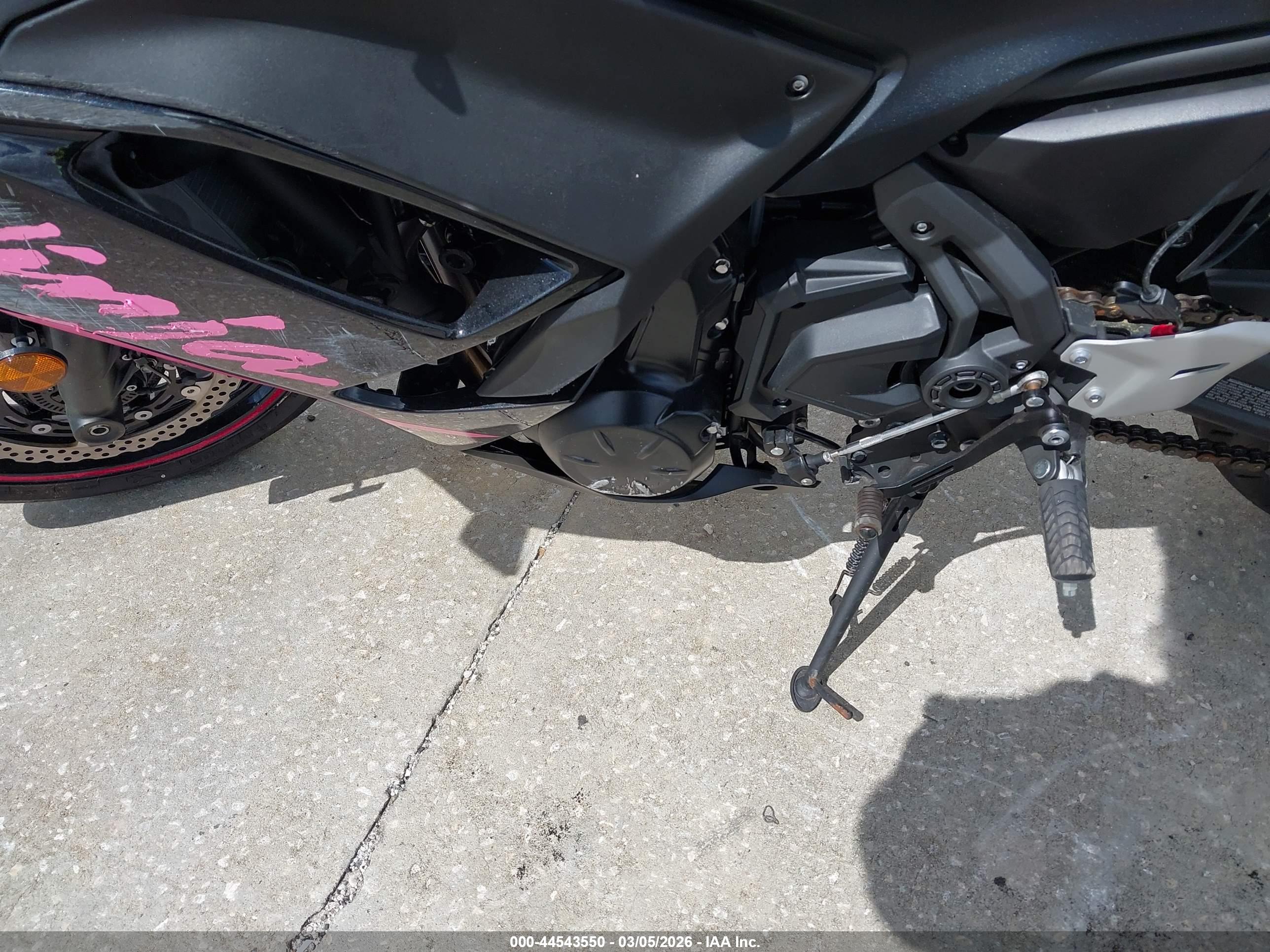 KAWASAKI EX650 image 9
