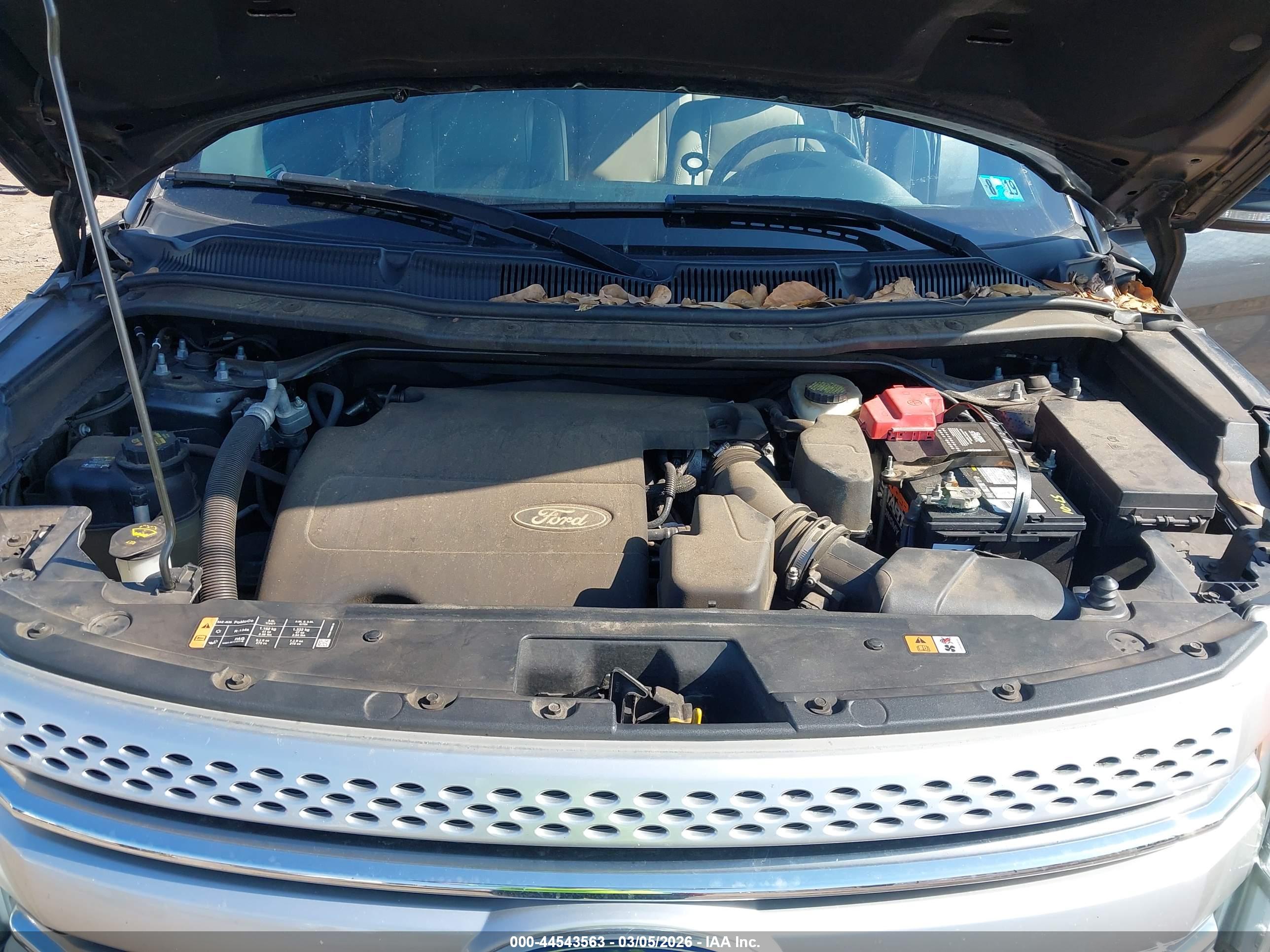 FORD EXPLORER image 10