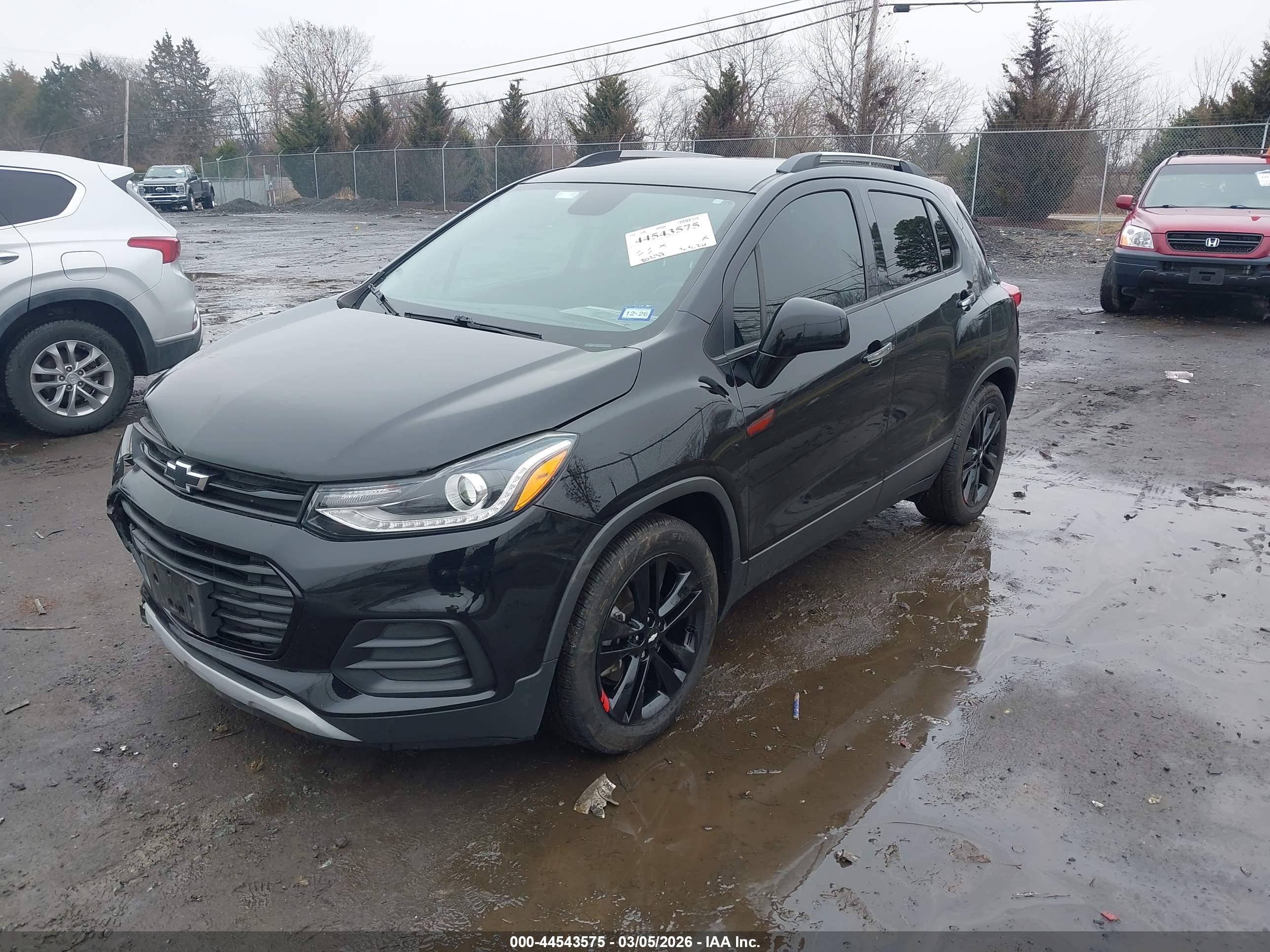CHEVROLET TRAX image 2