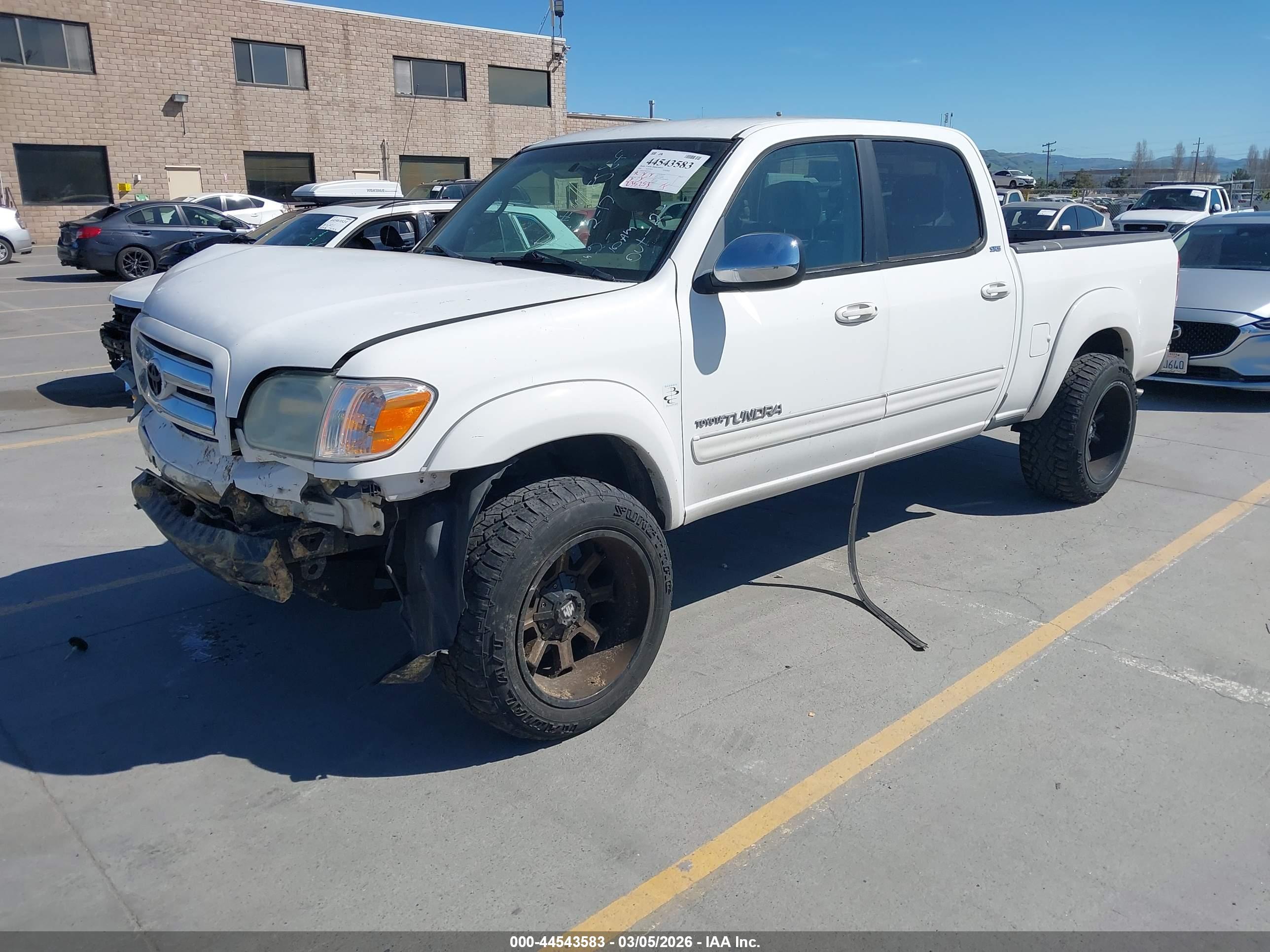 TOYOTA TUNDRA image 2