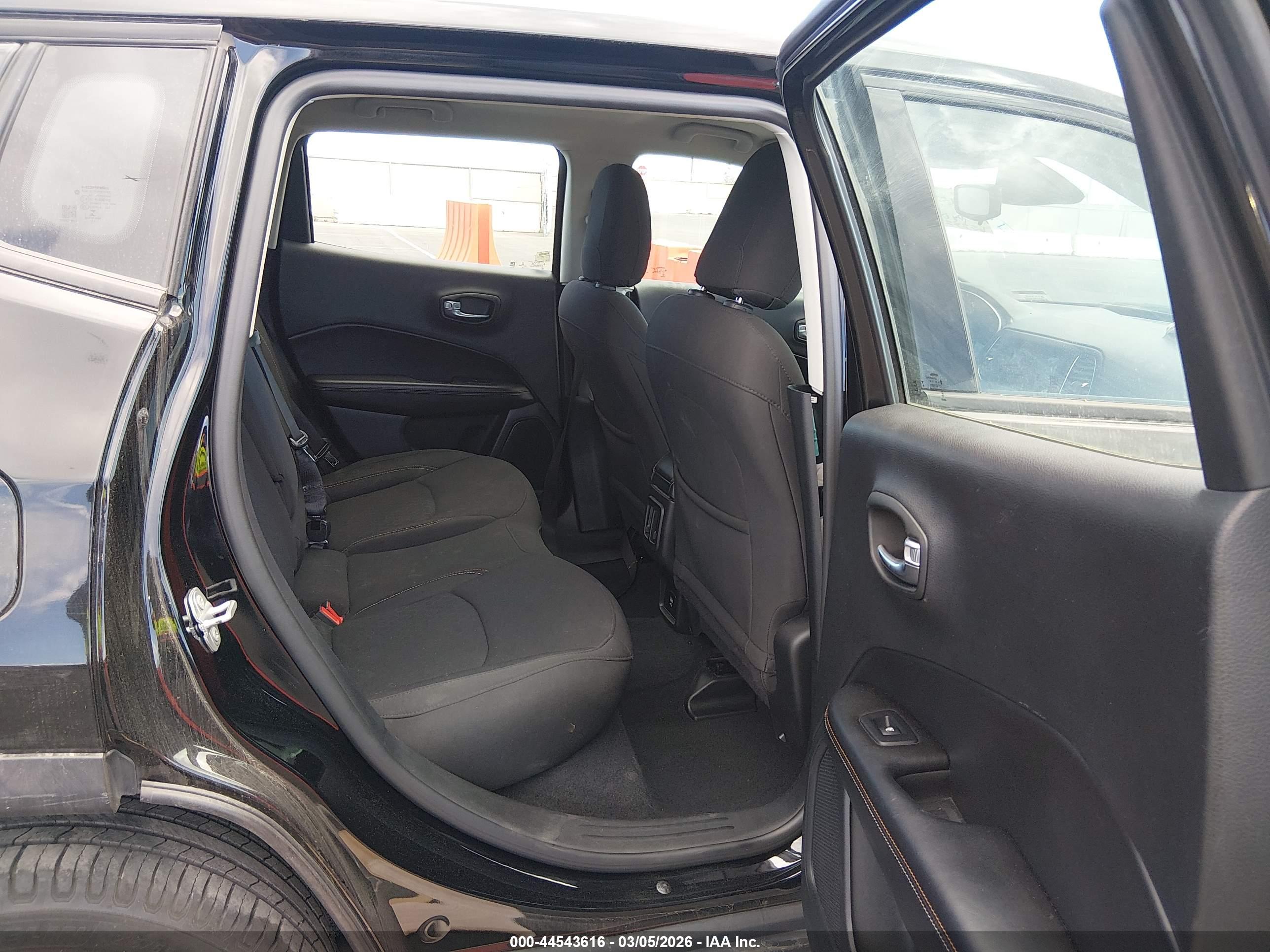 JEEP COMPASS image 8