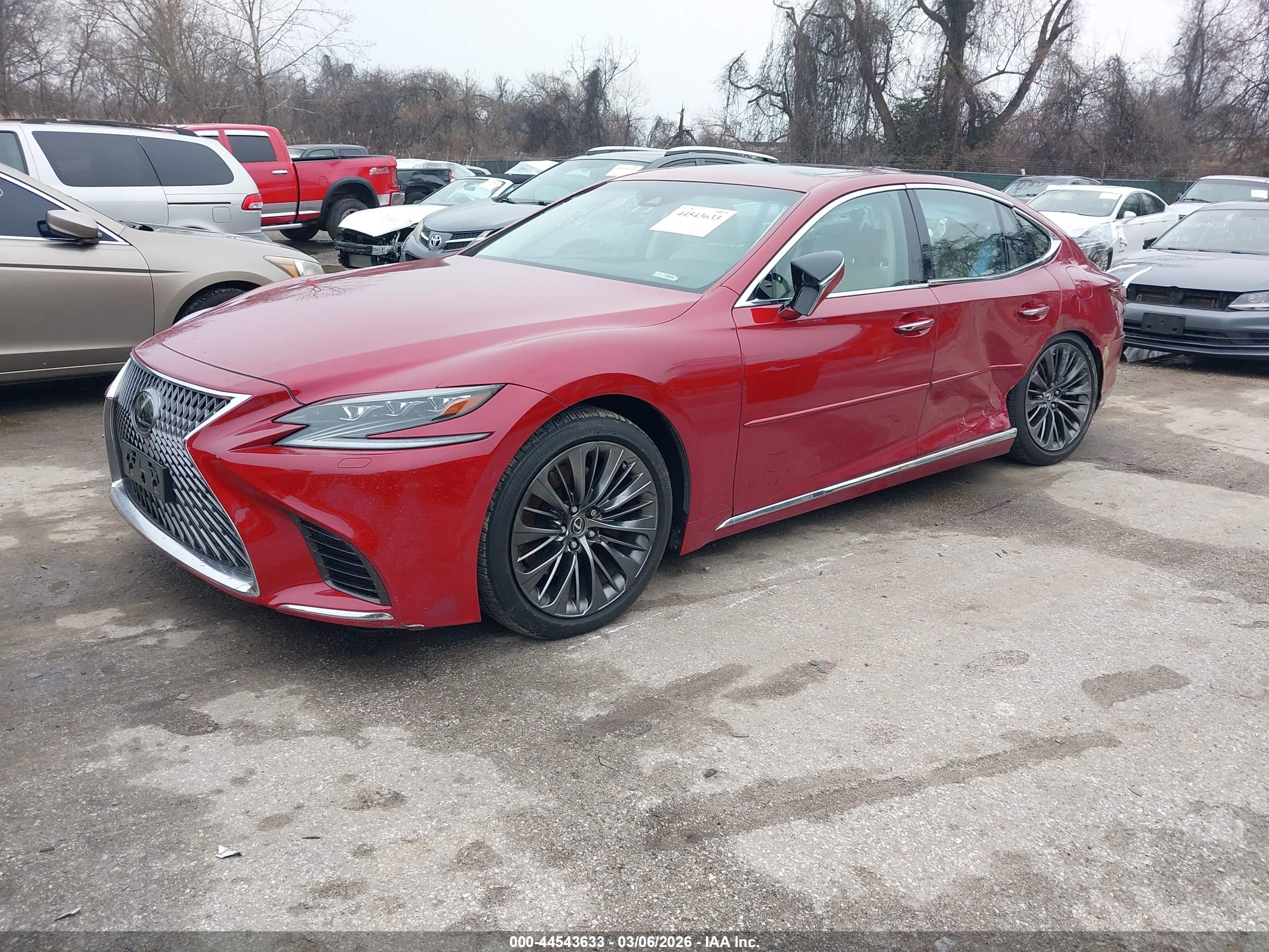 LEXUS LS image 2