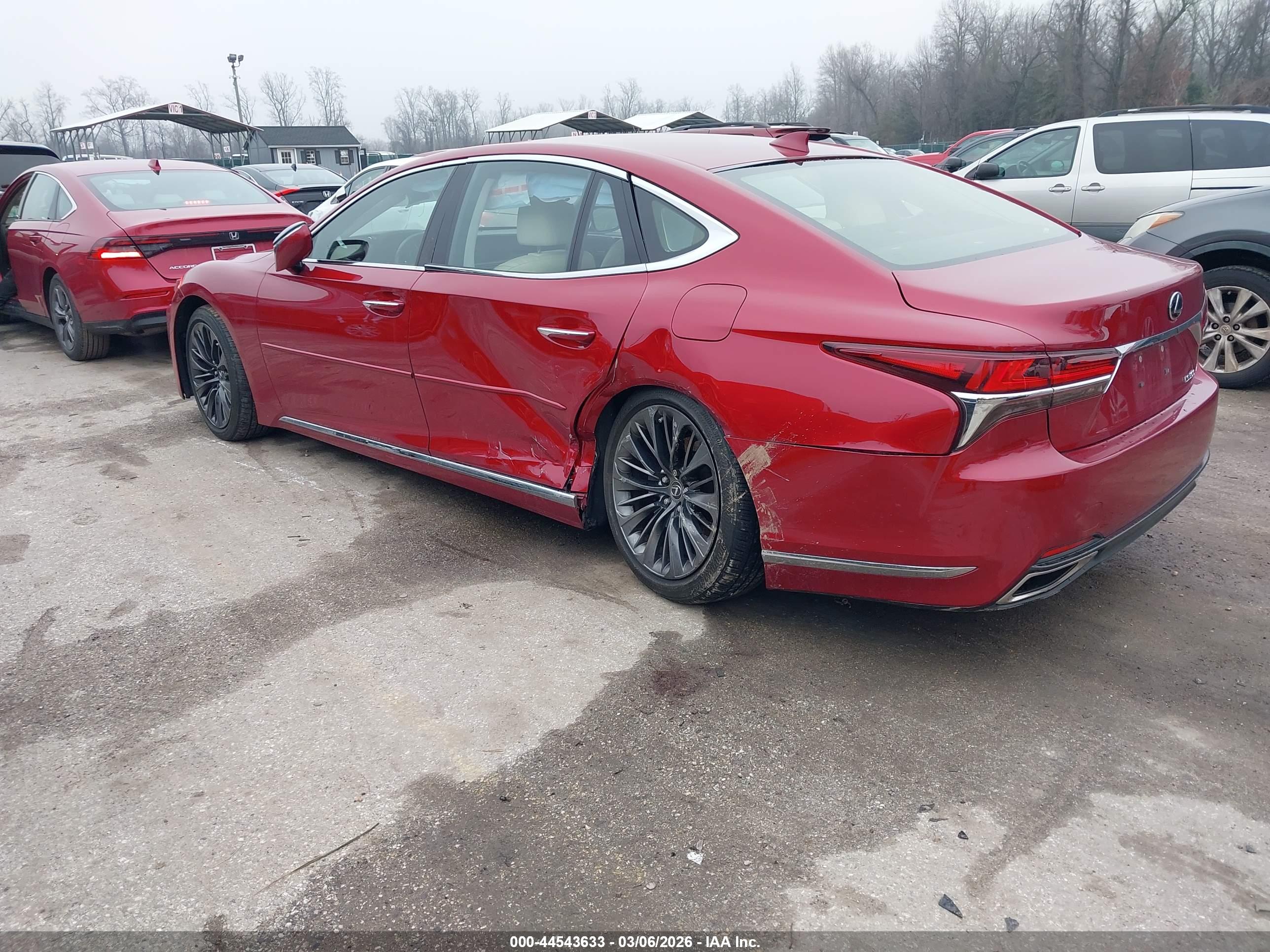 LEXUS LS image 3