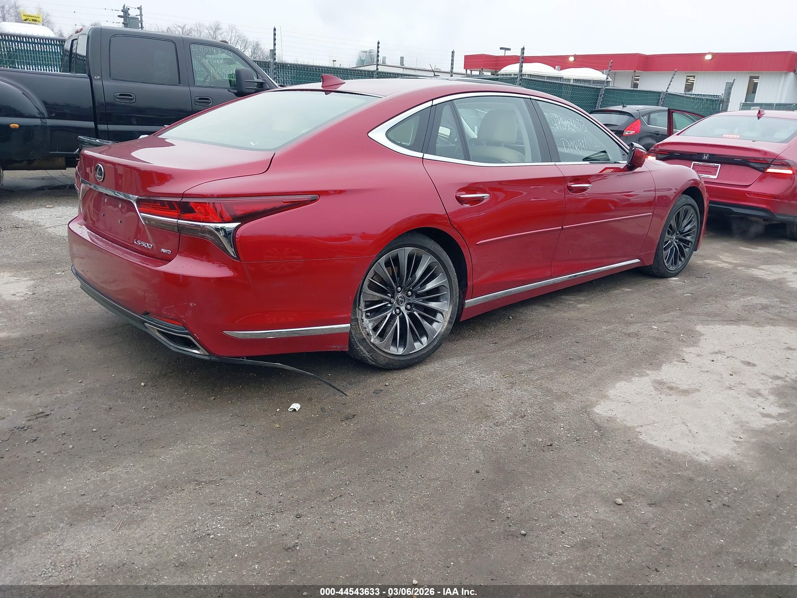 LEXUS LS image 4