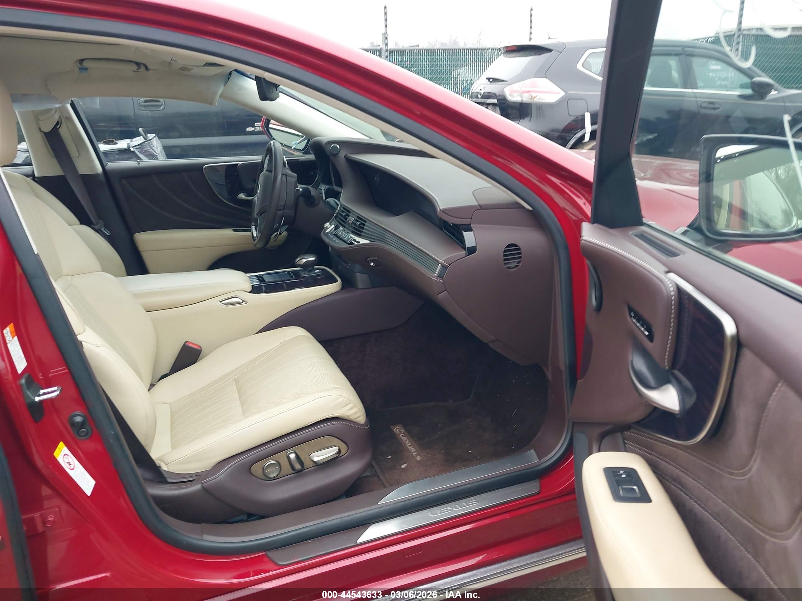 LEXUS LS image 5