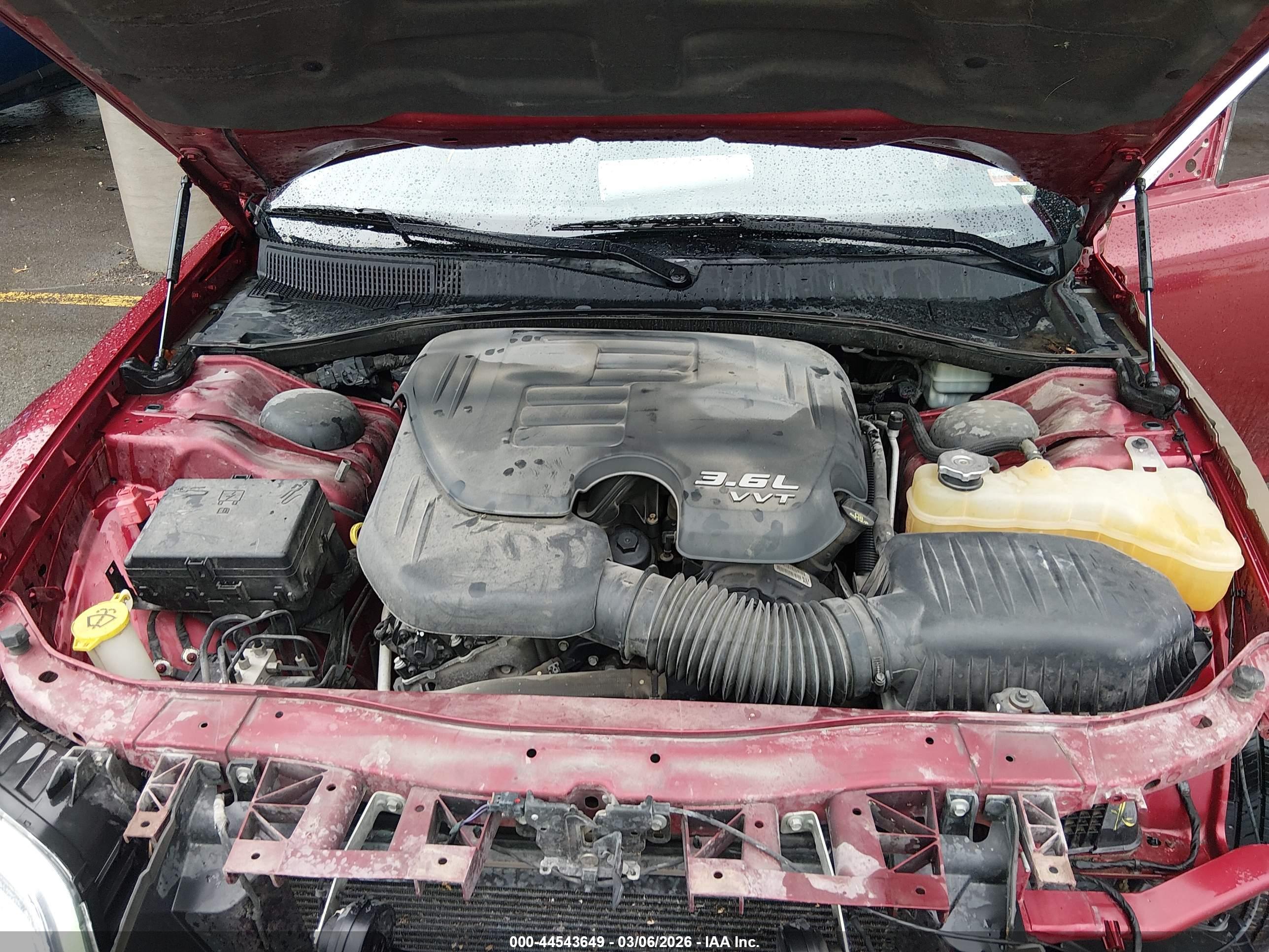 CHRYSLER 300 image 10