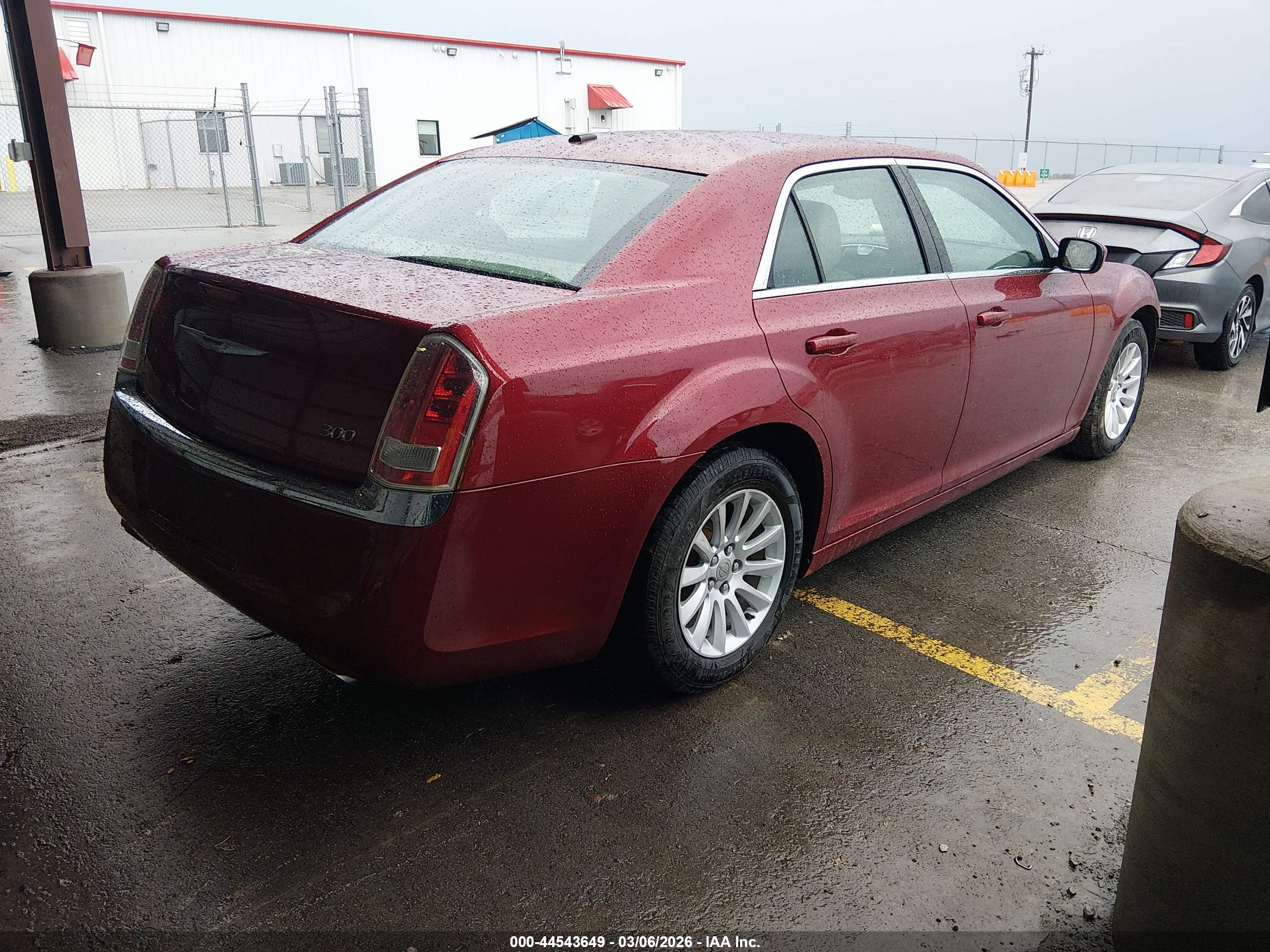 CHRYSLER 300 image 4