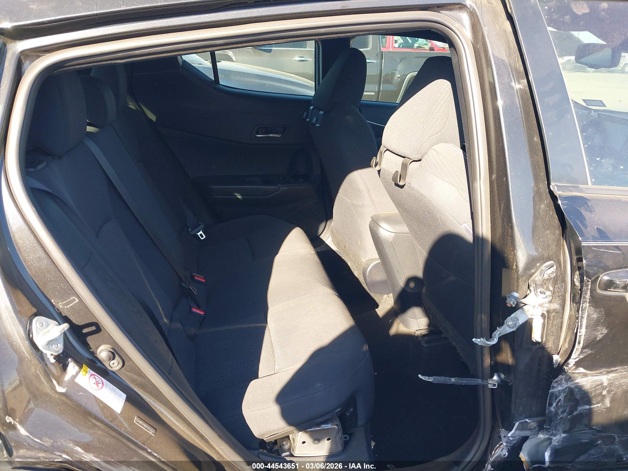 TOYOTA C-HR image 8
