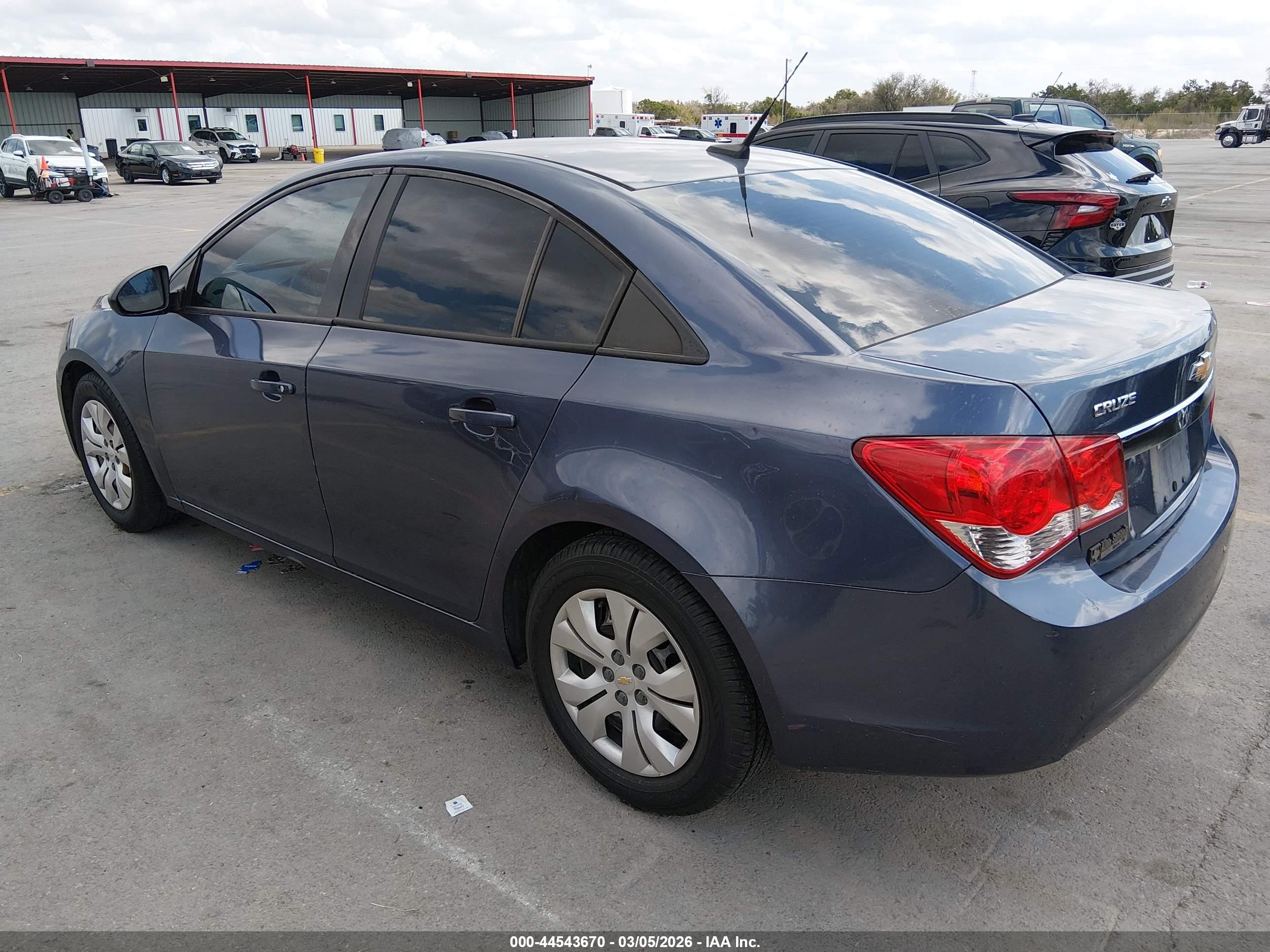 CHEVROLET CRUZE image 3