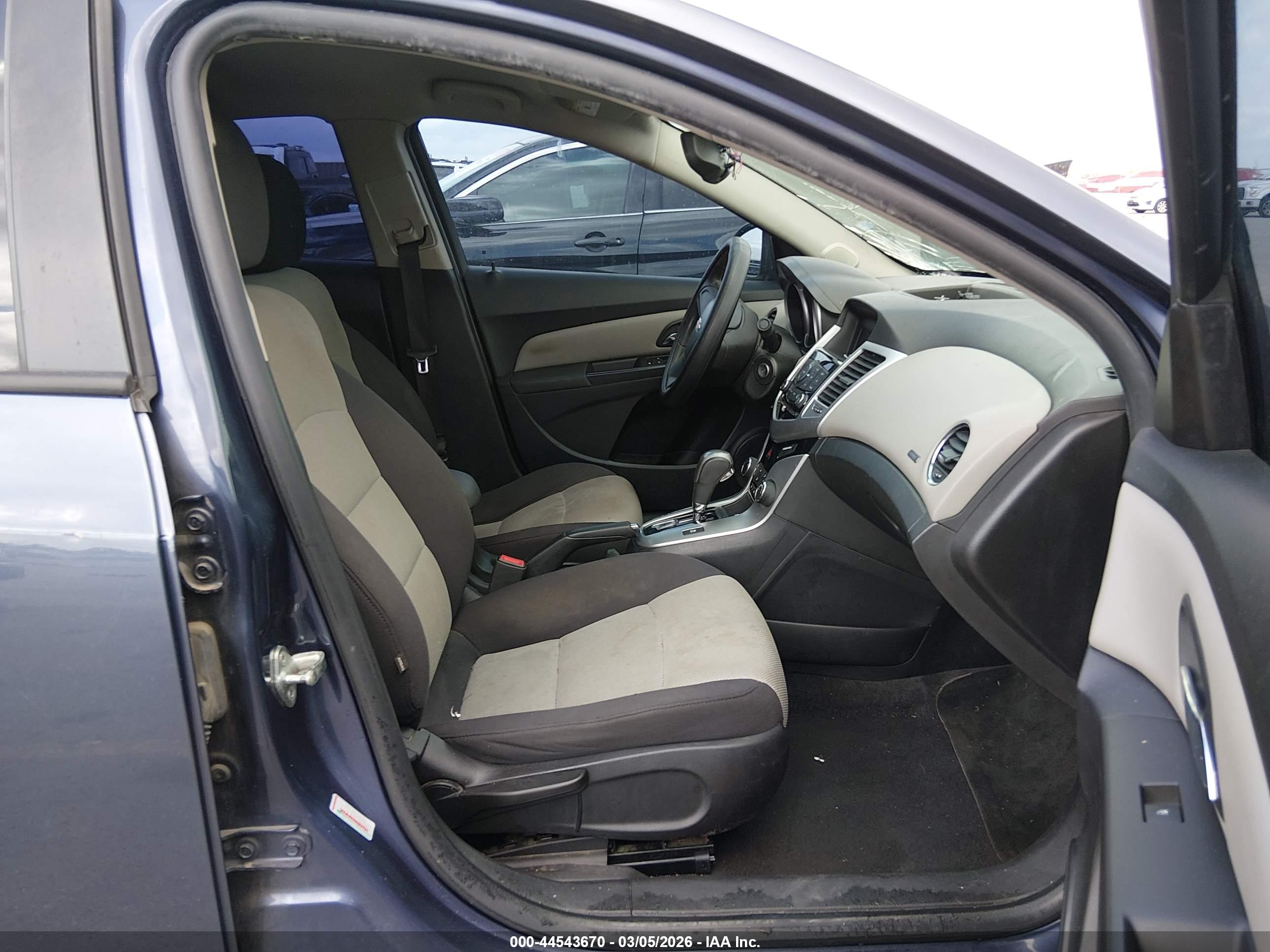 CHEVROLET CRUZE image 5
