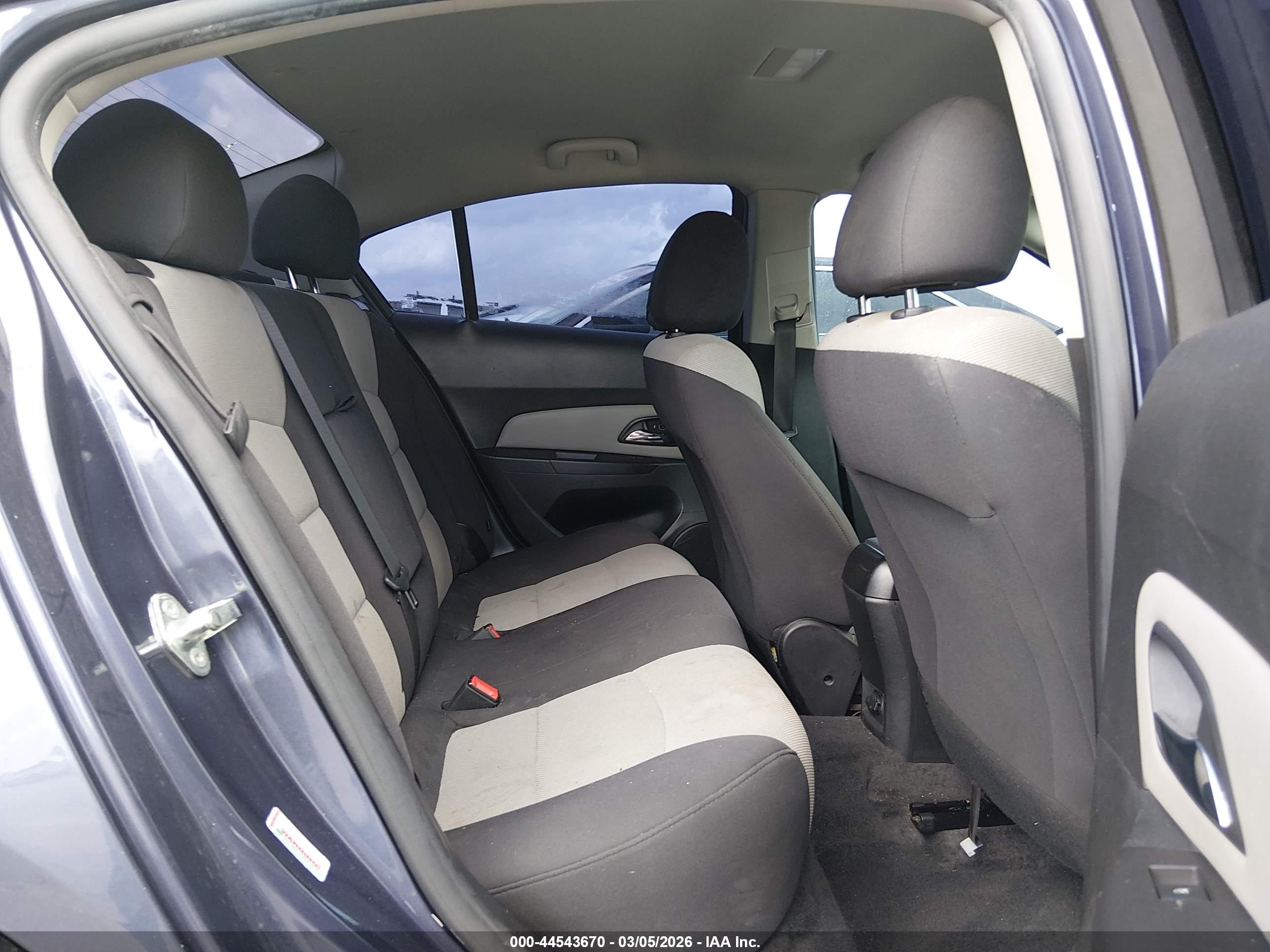 CHEVROLET CRUZE image 8