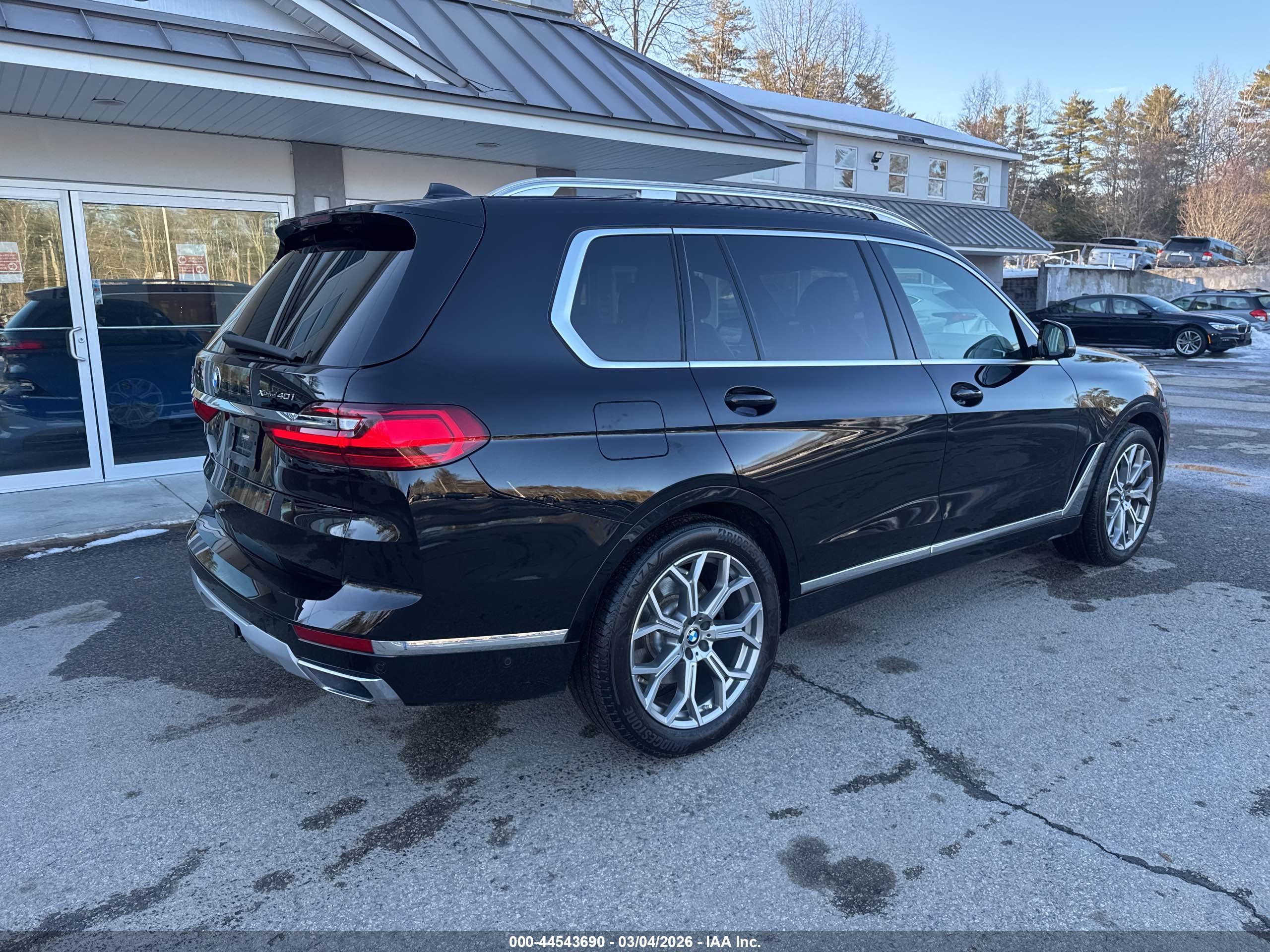 BMW X7 image 4