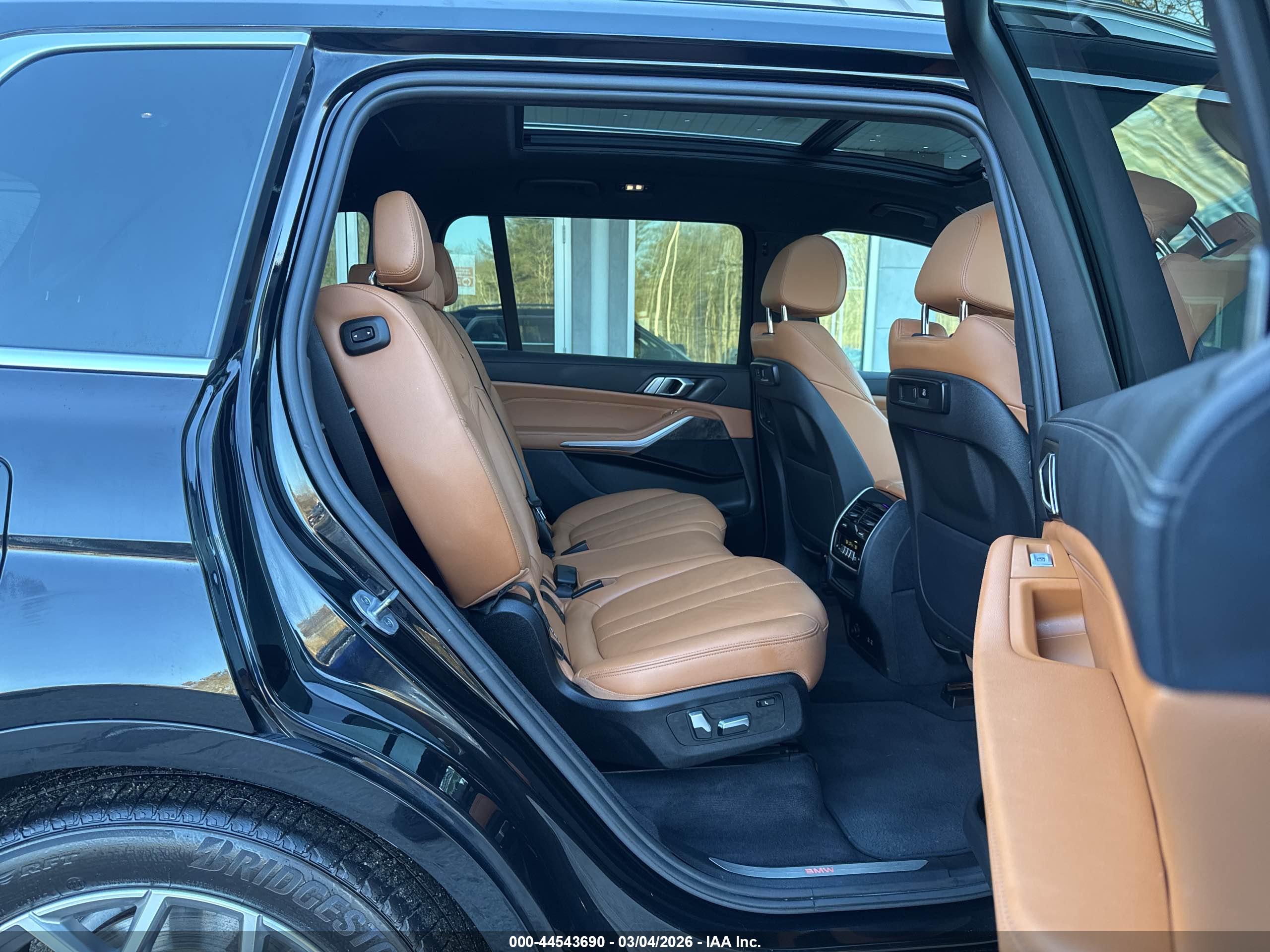 BMW X7 image 8