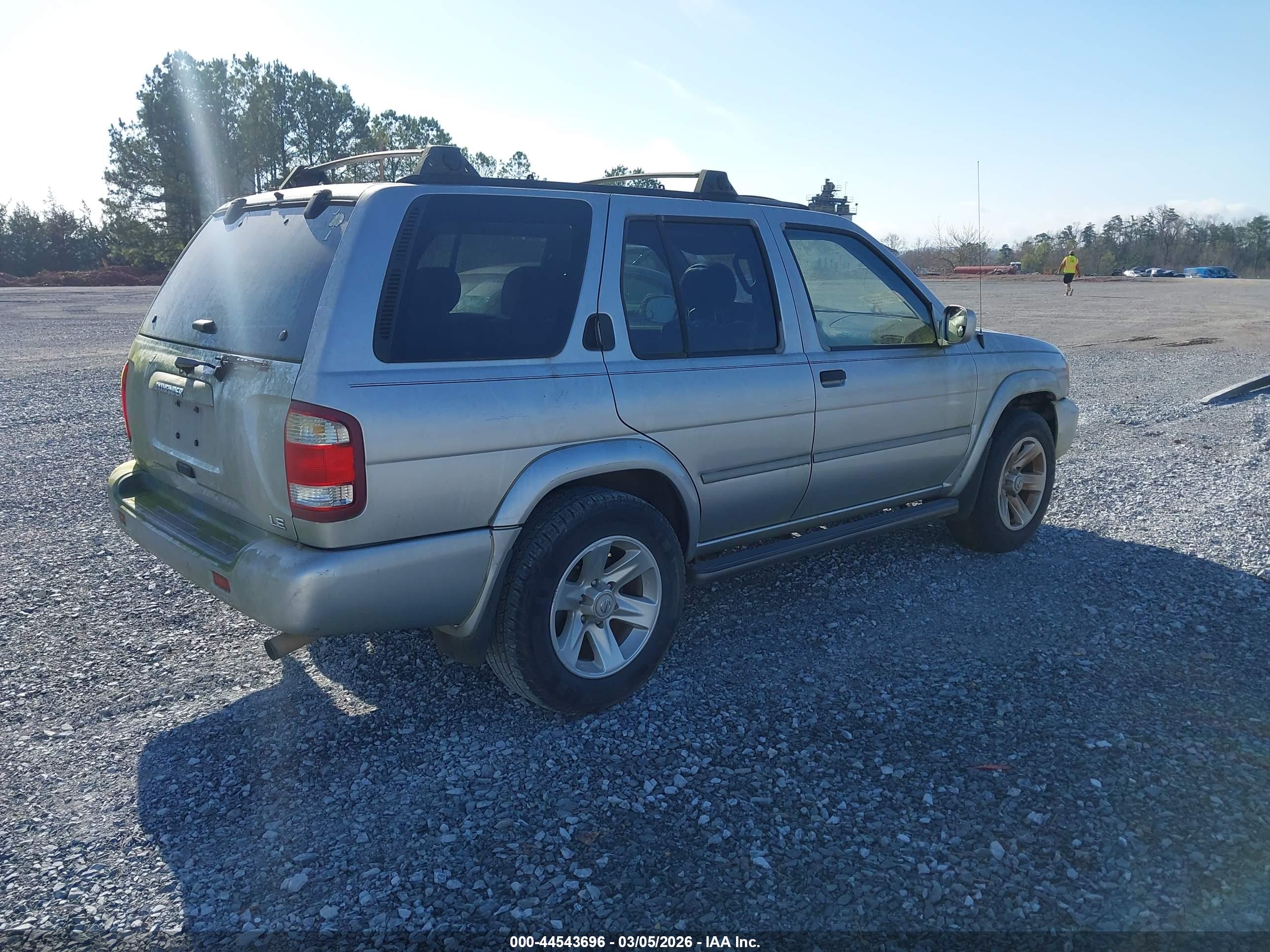 NISSAN PATHFINDER image 4