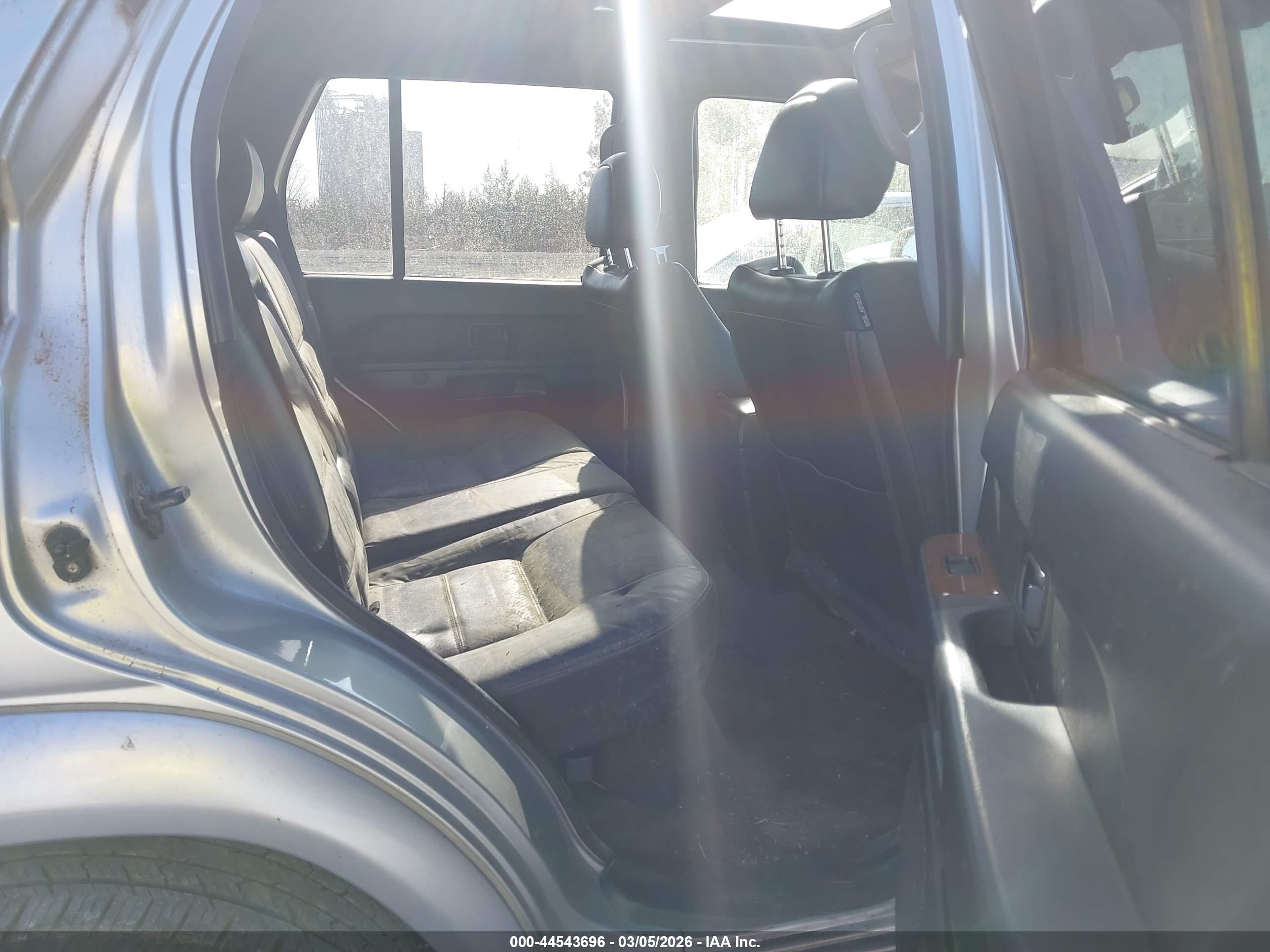 NISSAN PATHFINDER image 8