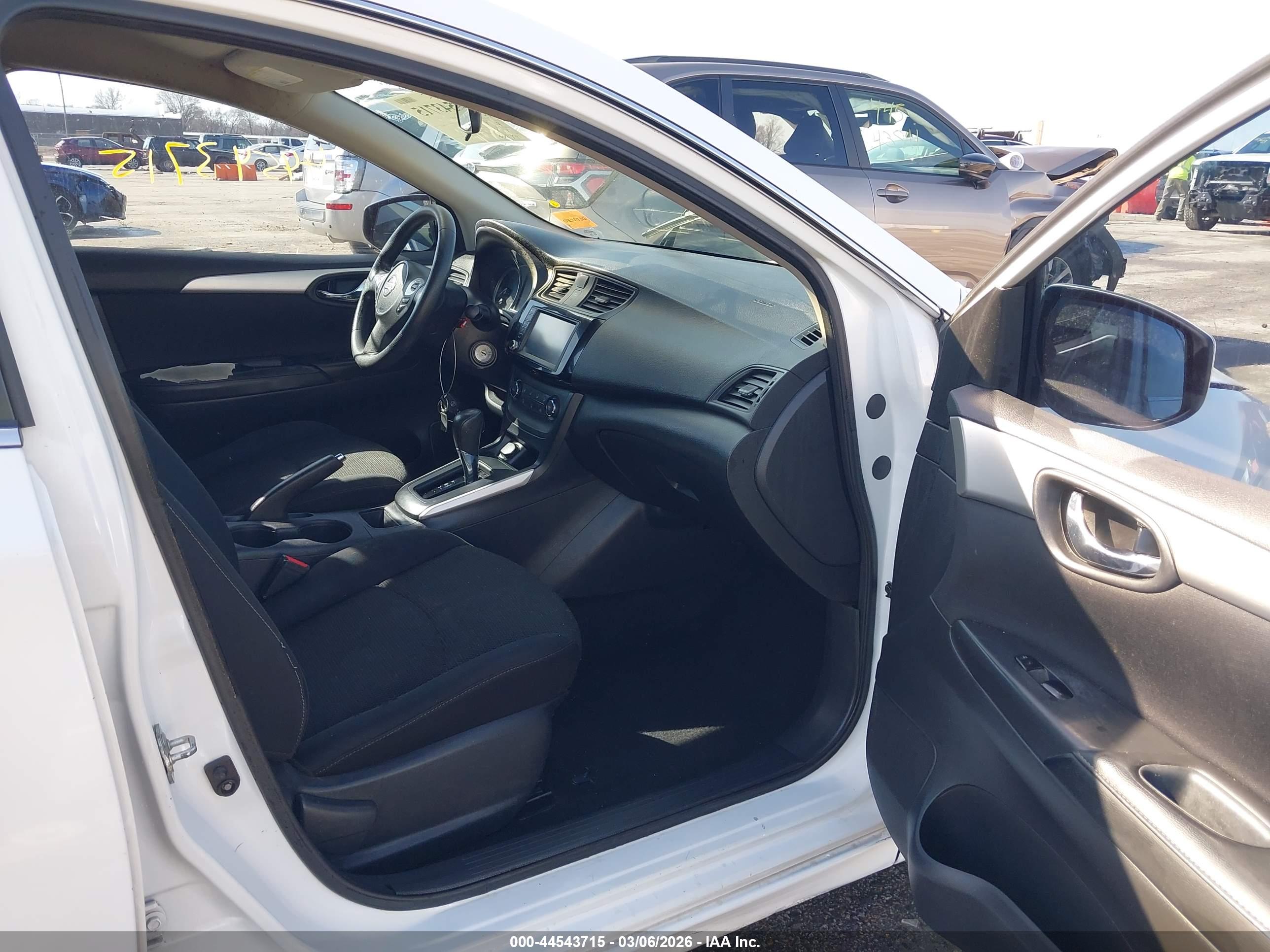 NISSAN SENTRA image 5