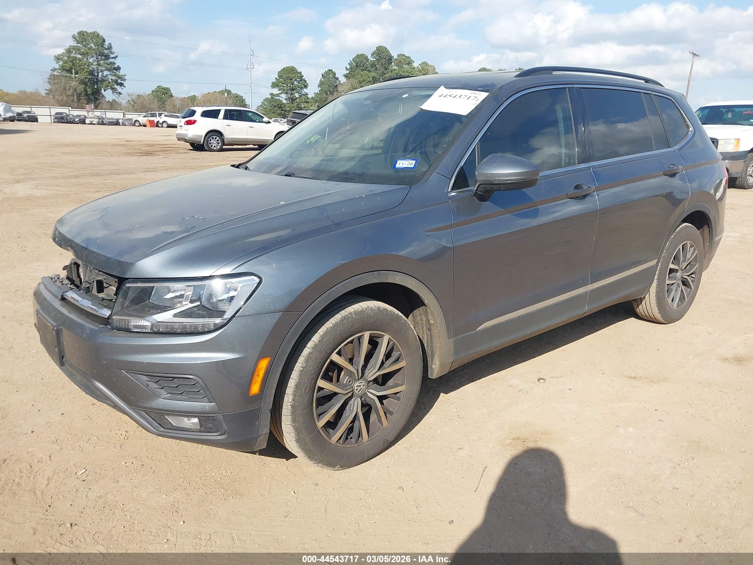 VOLKSWAGEN TIGUAN image 2