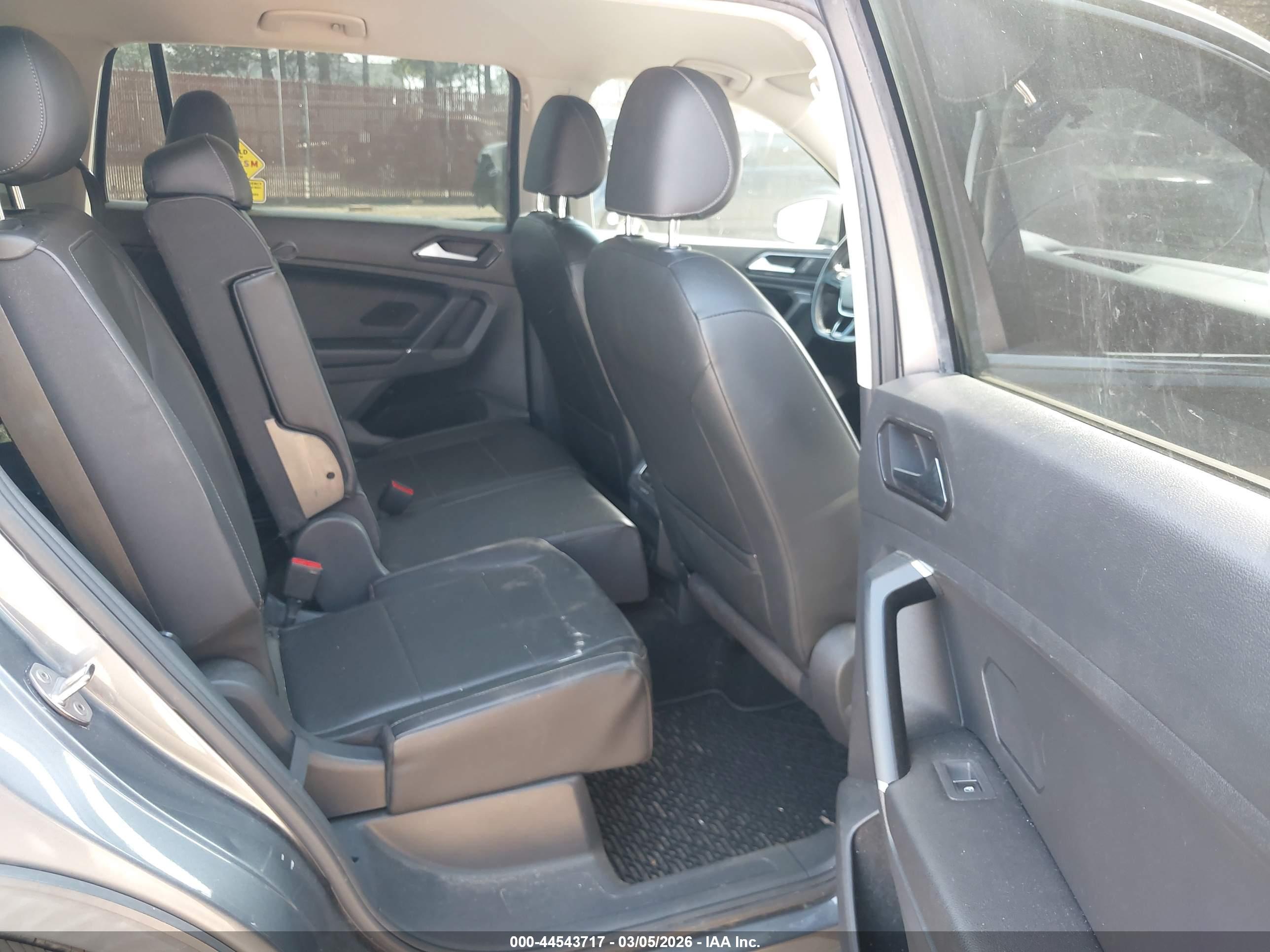 VOLKSWAGEN TIGUAN image 8