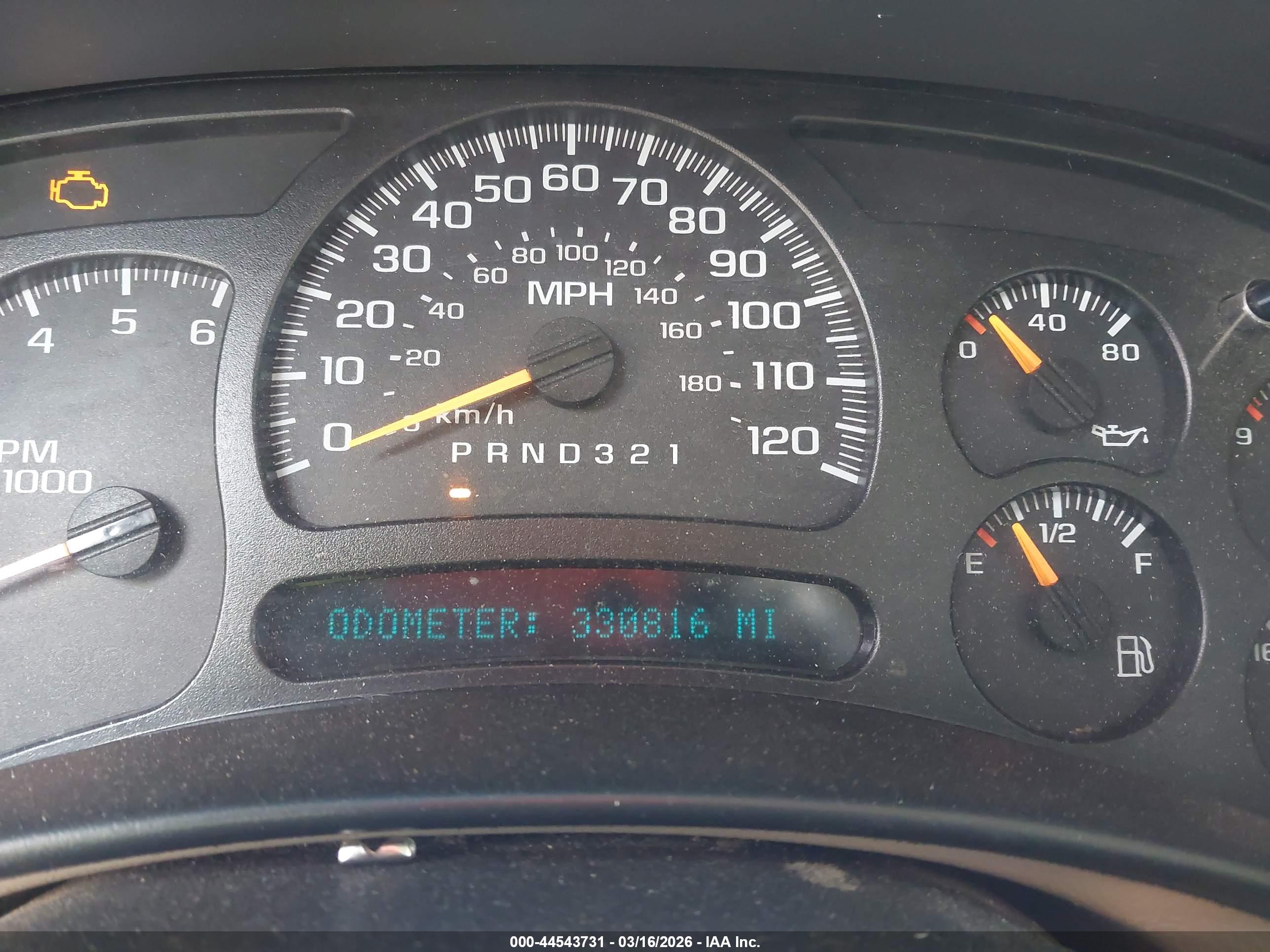 CHEVROLET SUBURBAN image 7