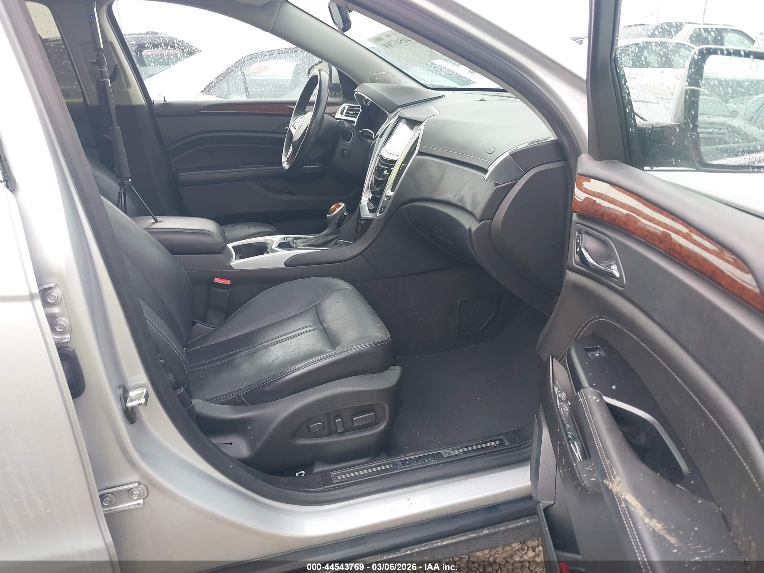 CADILLAC SRX image 5