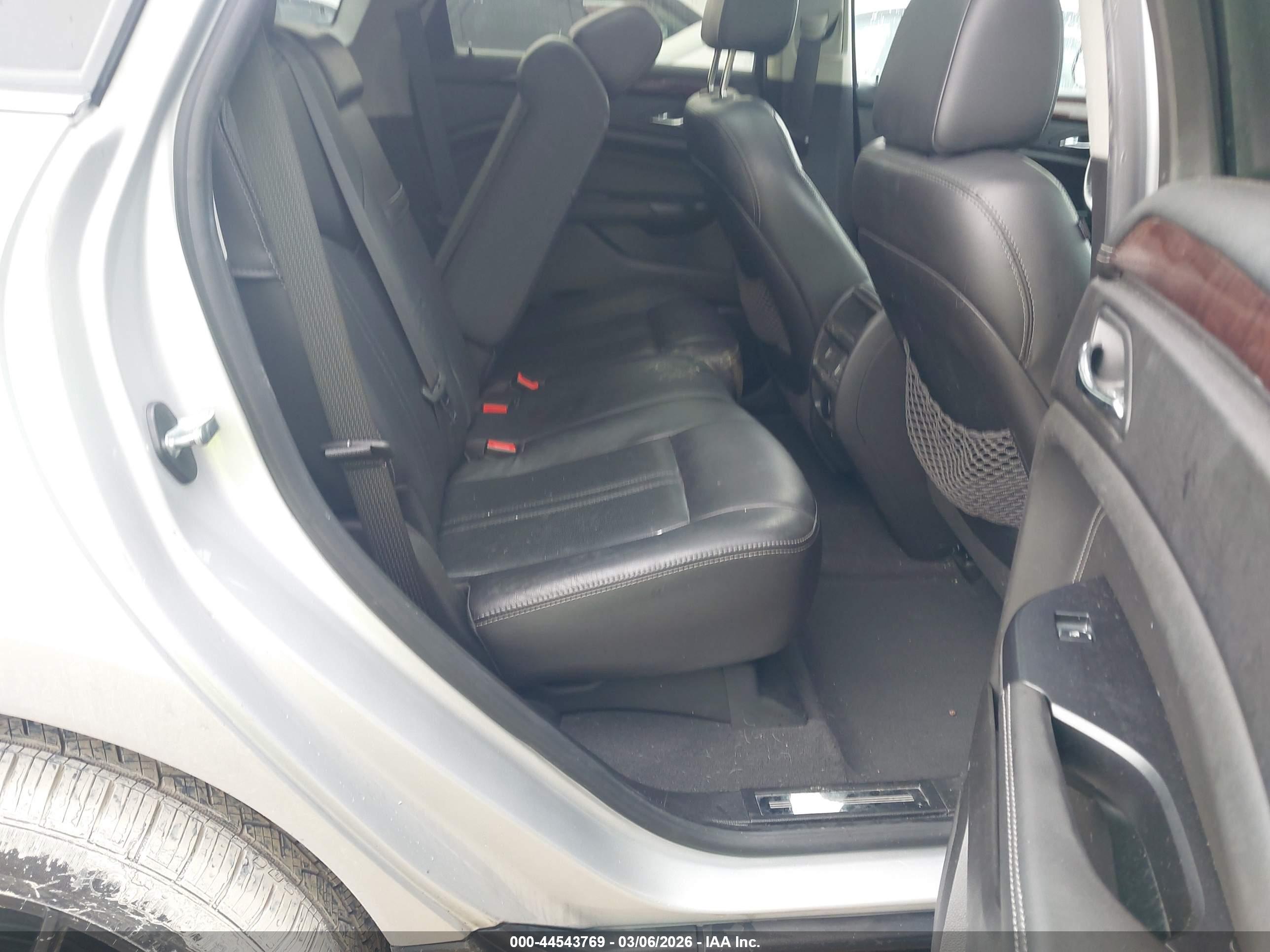 CADILLAC SRX image 8