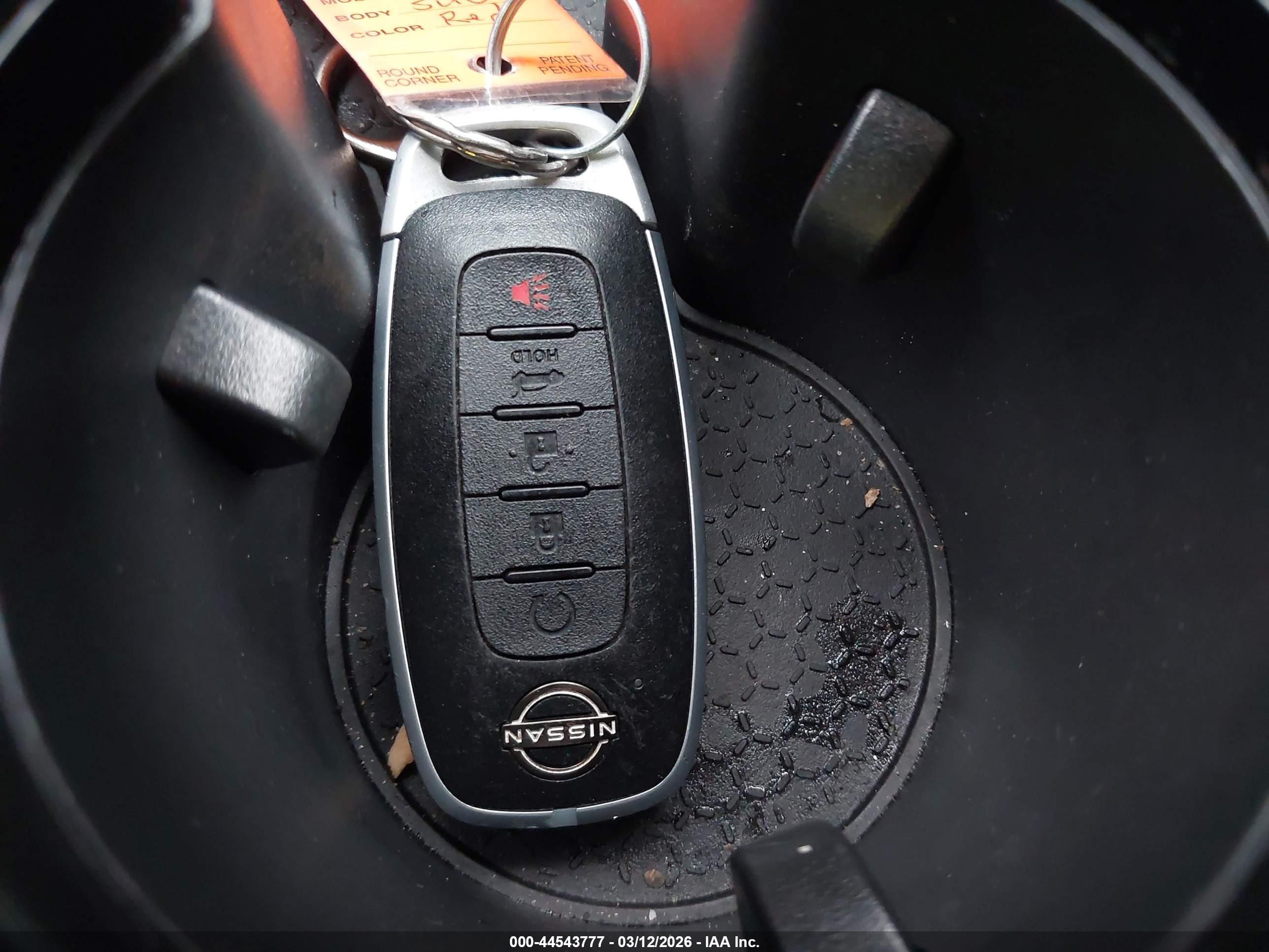 NISSAN ROGUE image 11