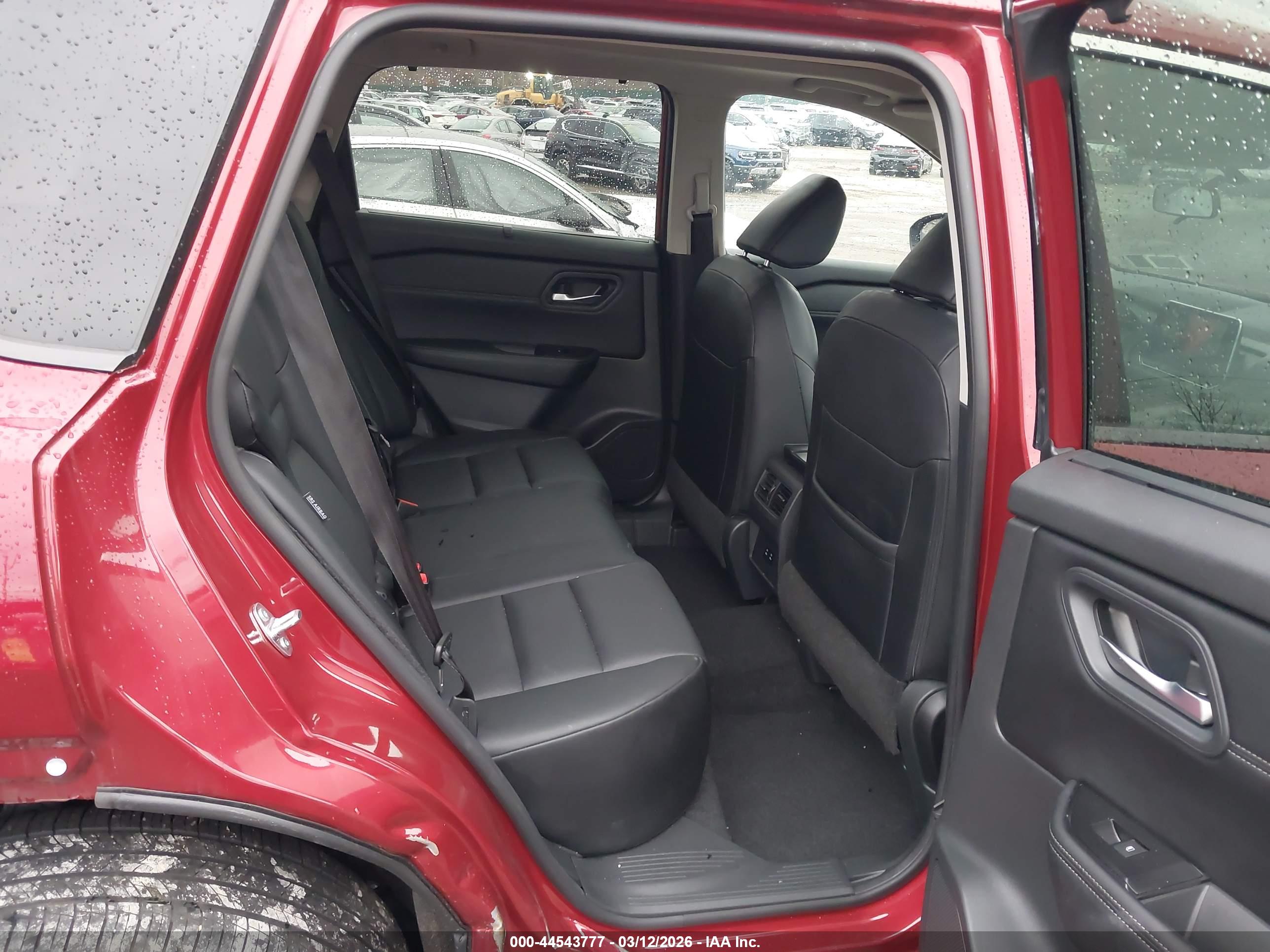 NISSAN ROGUE image 8