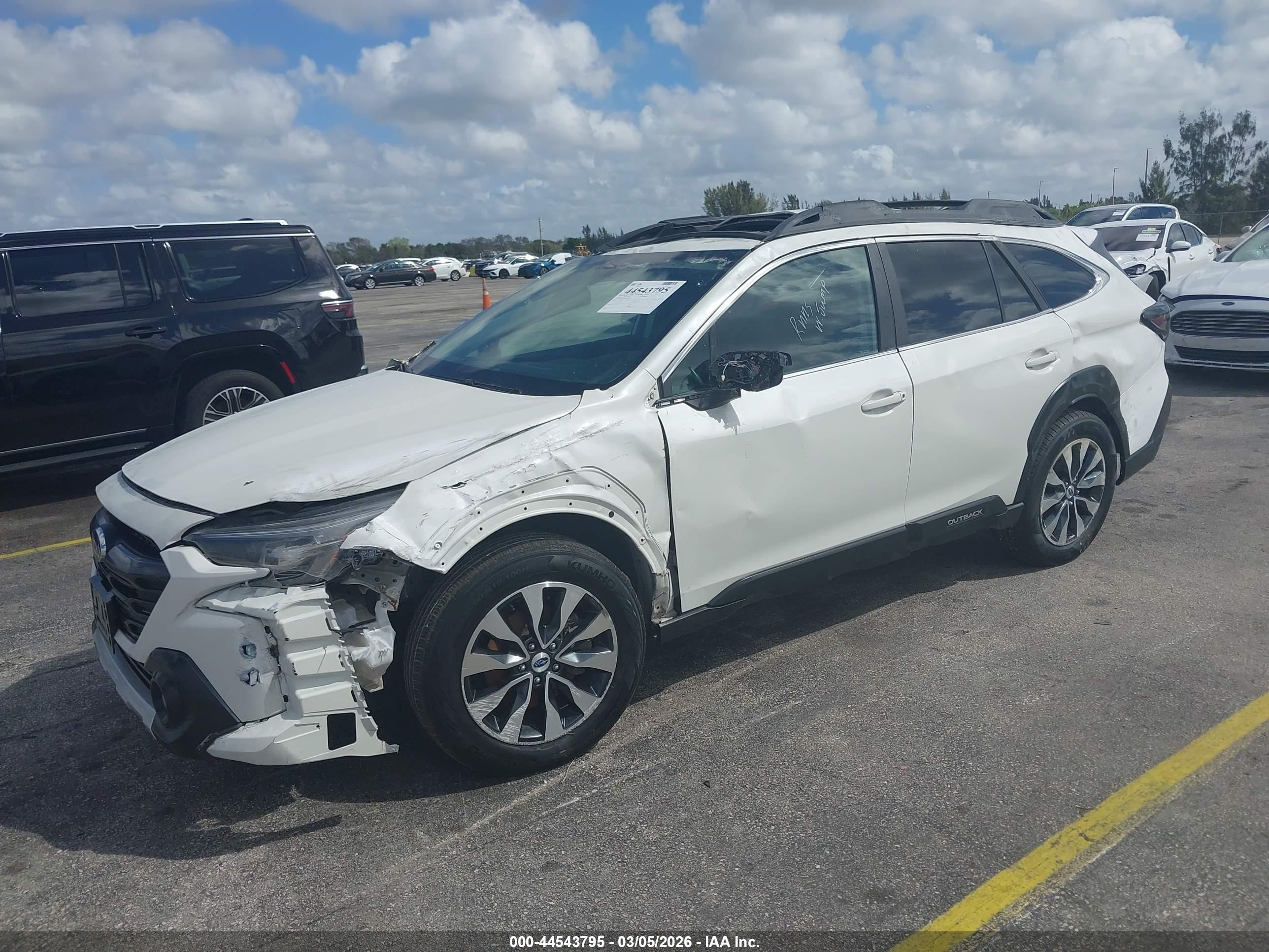 SUBARU OUTBACK image 2