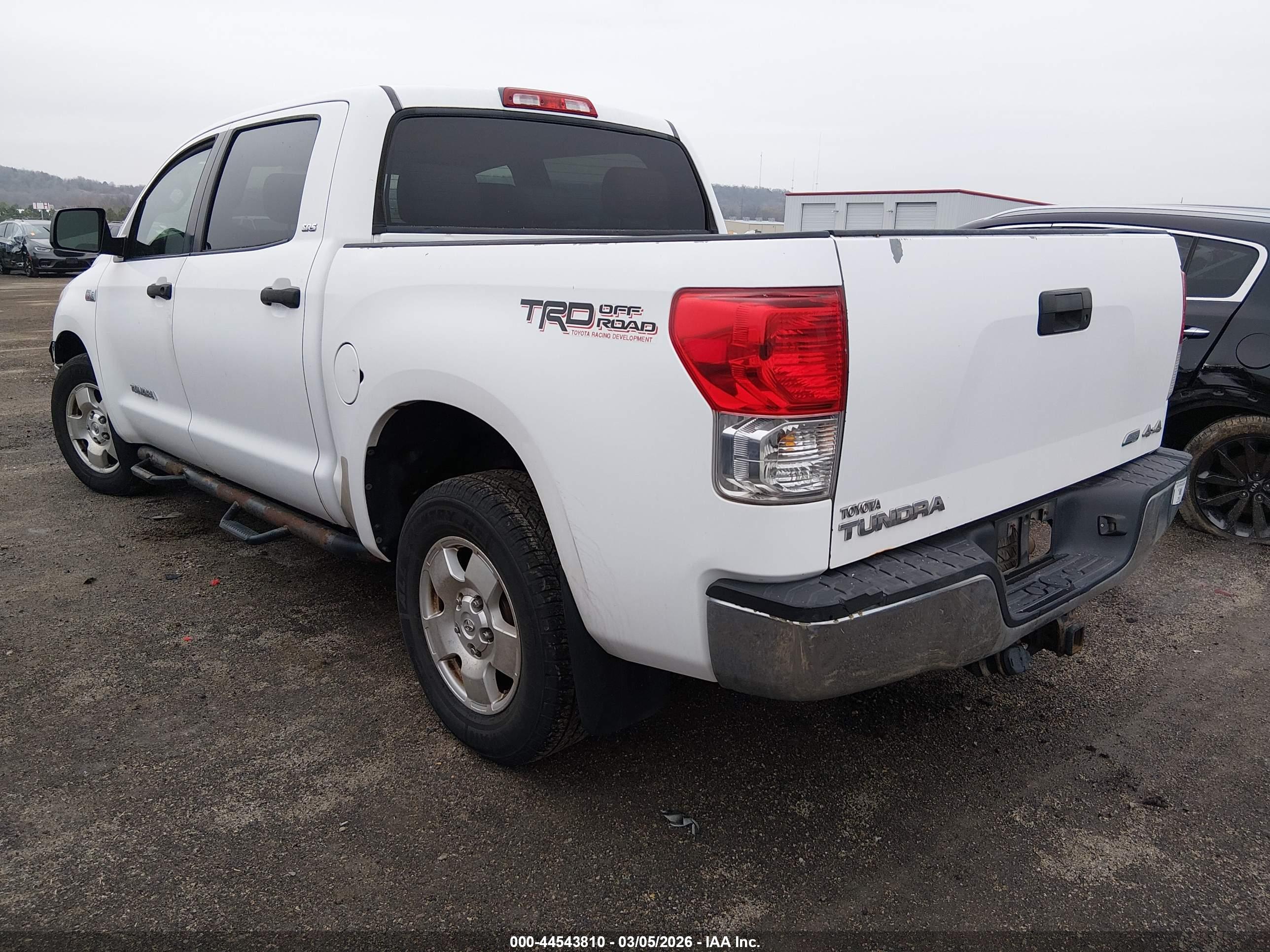 TOYOTA TUNDRA image 3