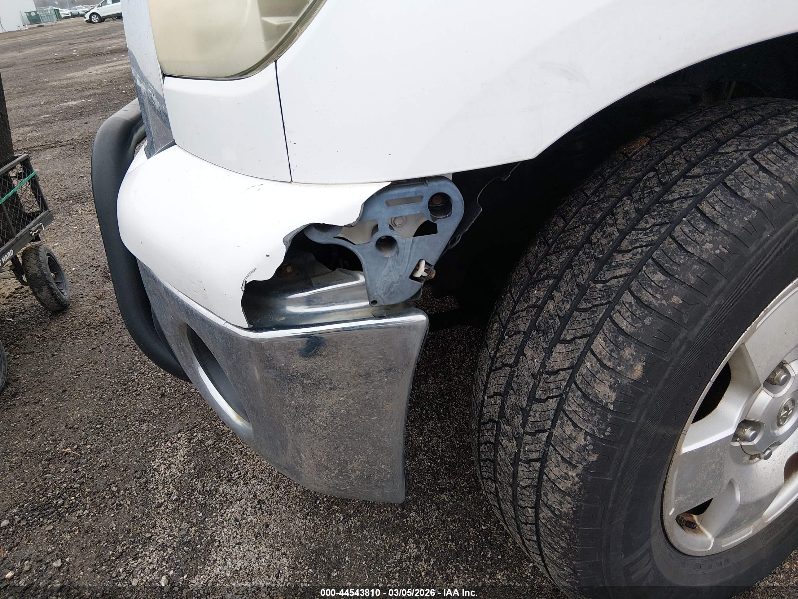 TOYOTA TUNDRA image 6