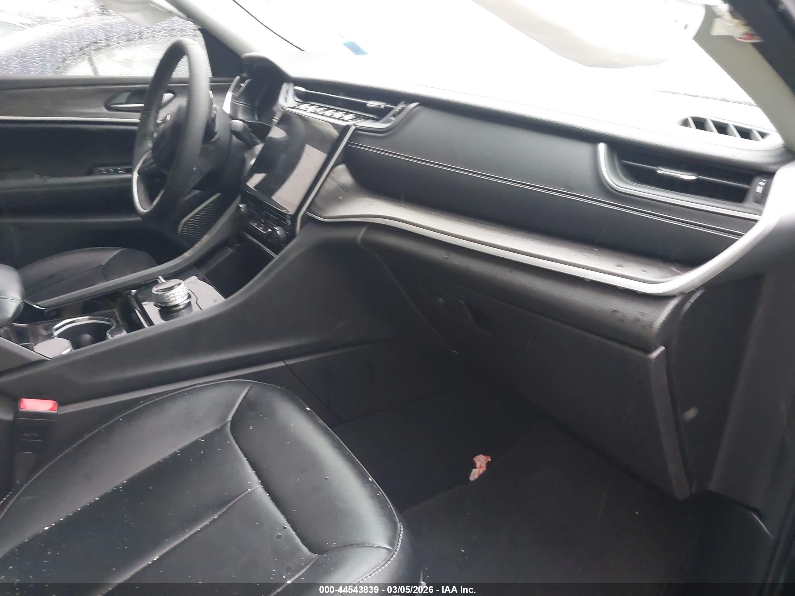 JEEP GRAND image 5
