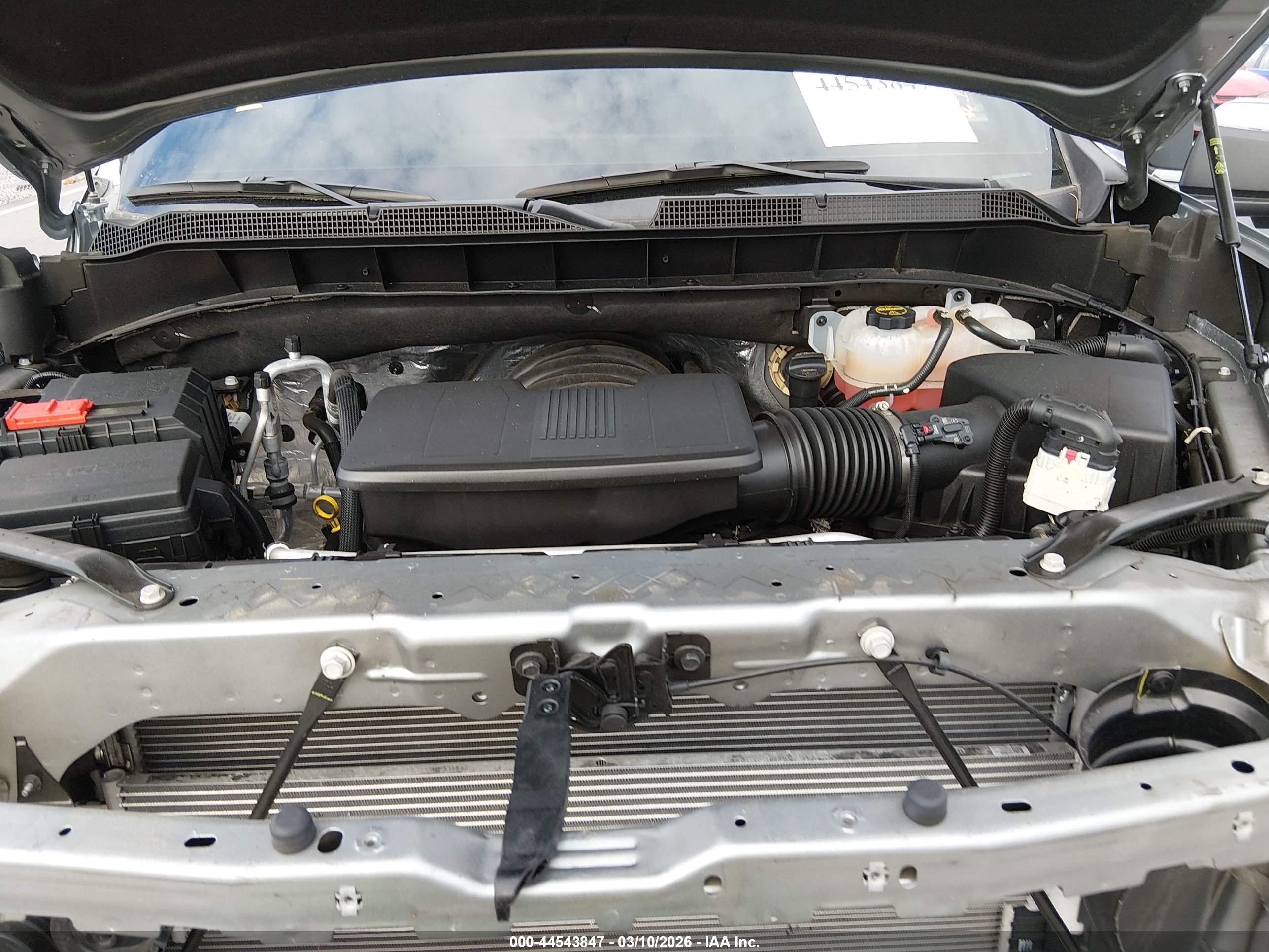 CHEVROLET SILVERADO image 10