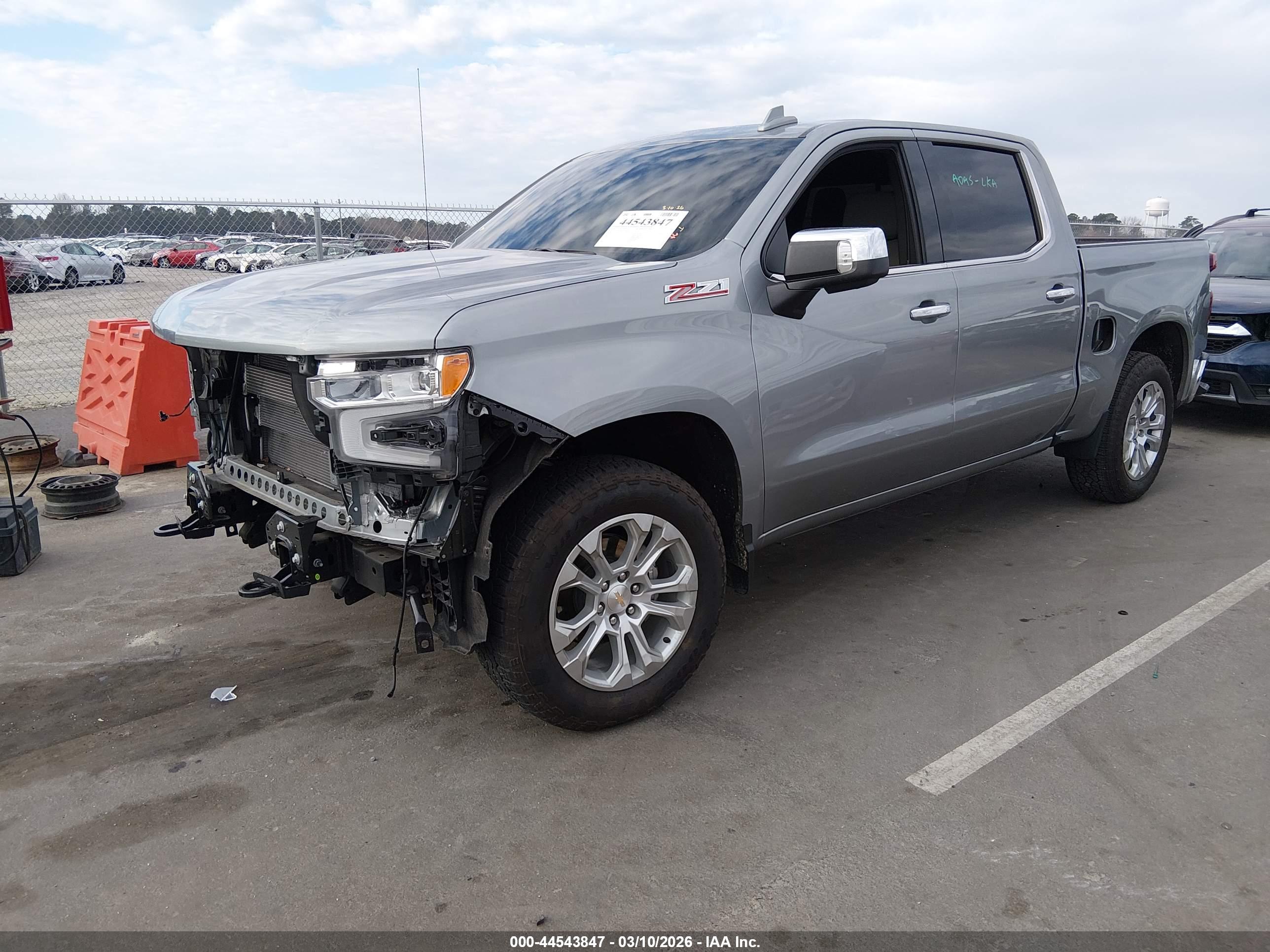 CHEVROLET SILVERADO image 2