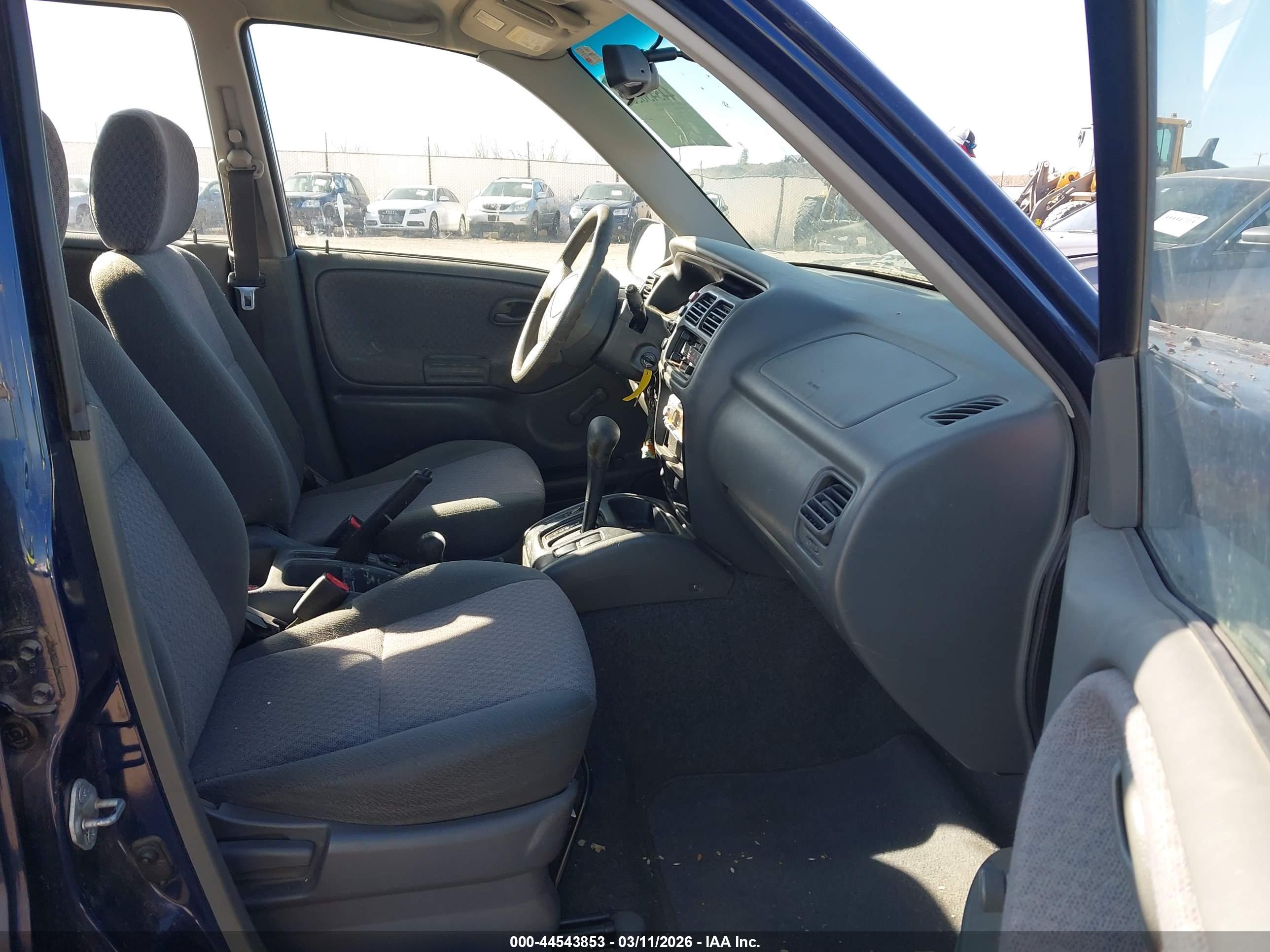 CHEVROLET TRACKER image 5
