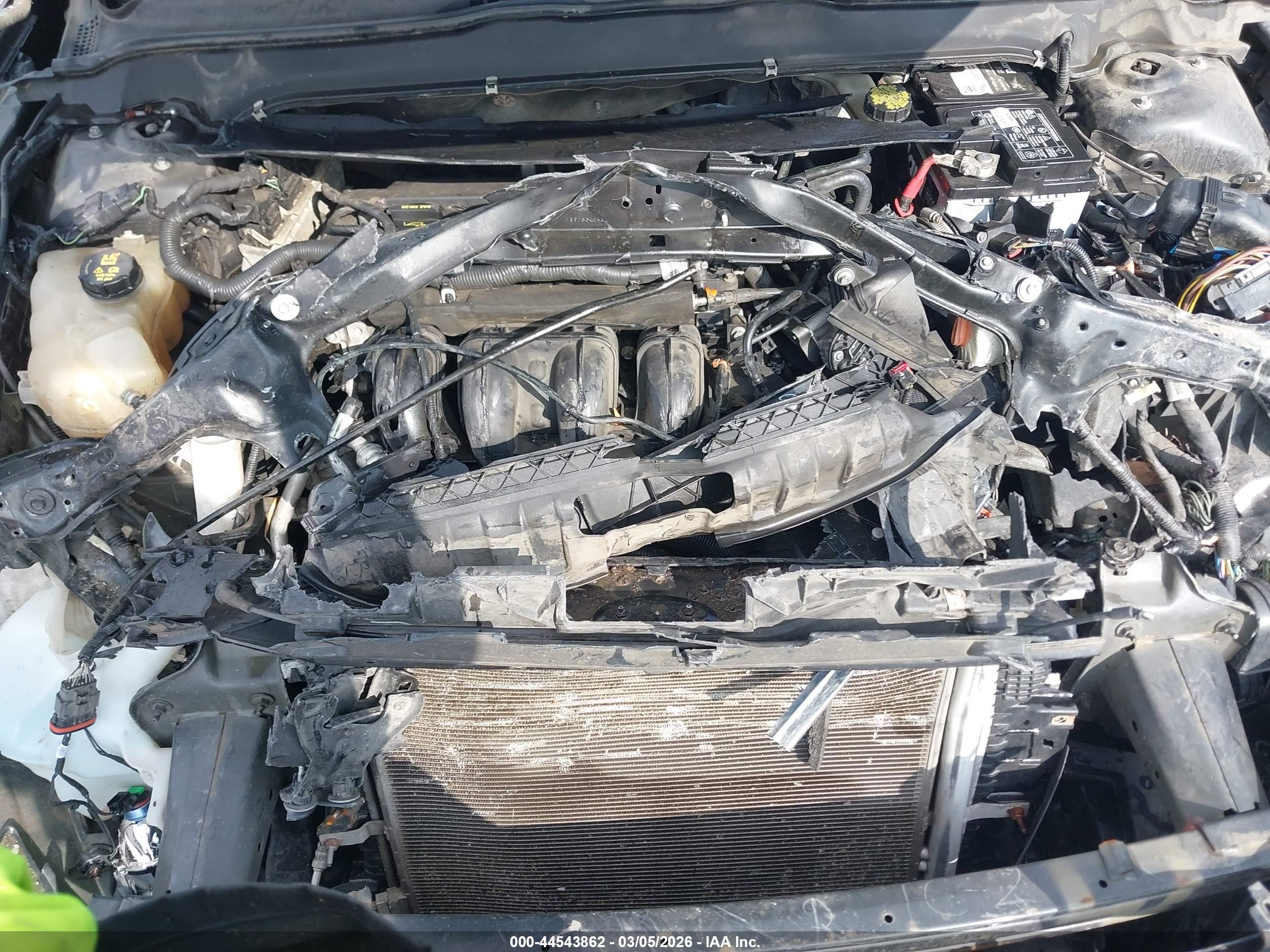 FORD FUSION image 10