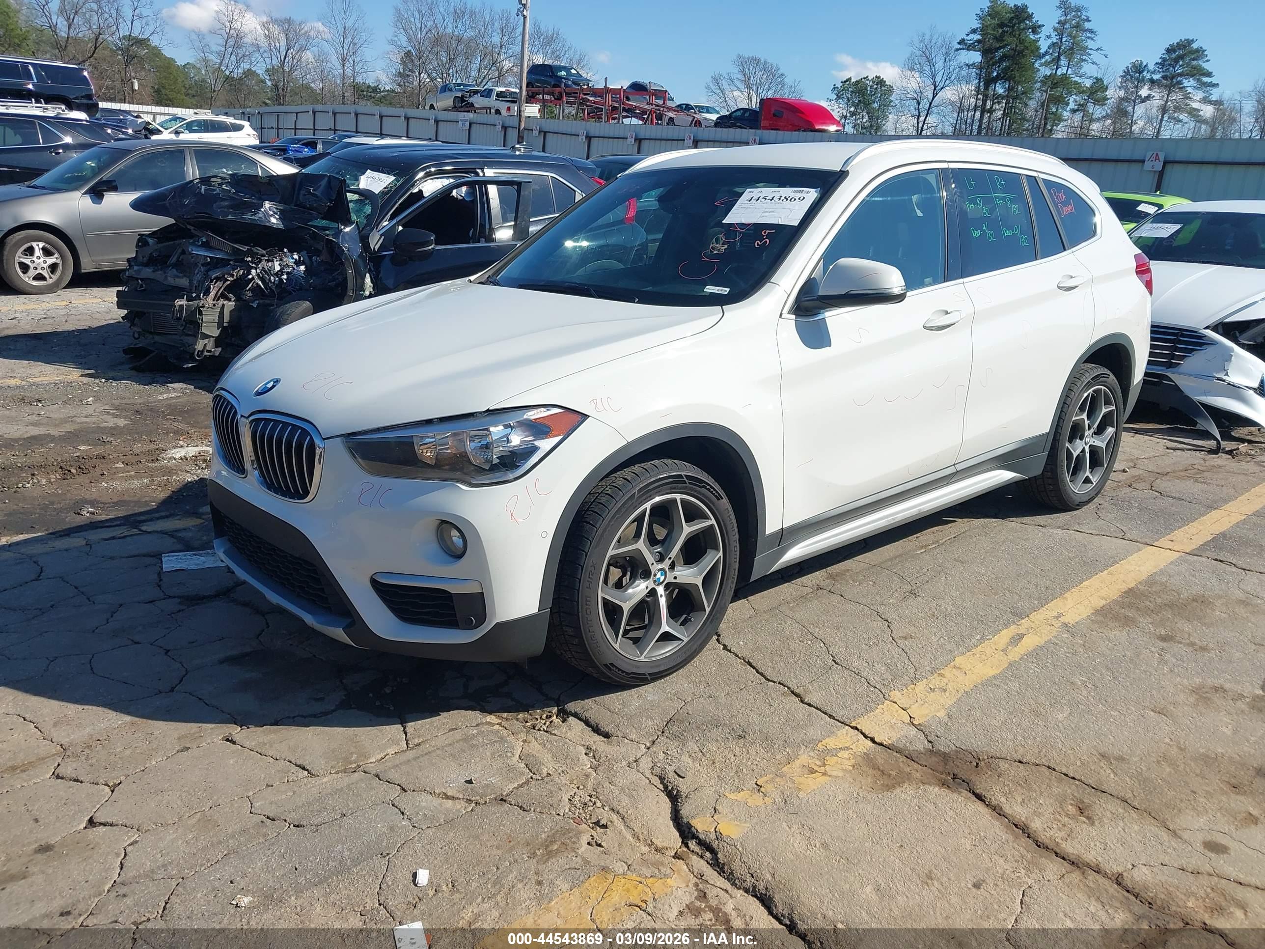 BMW X1 image 2