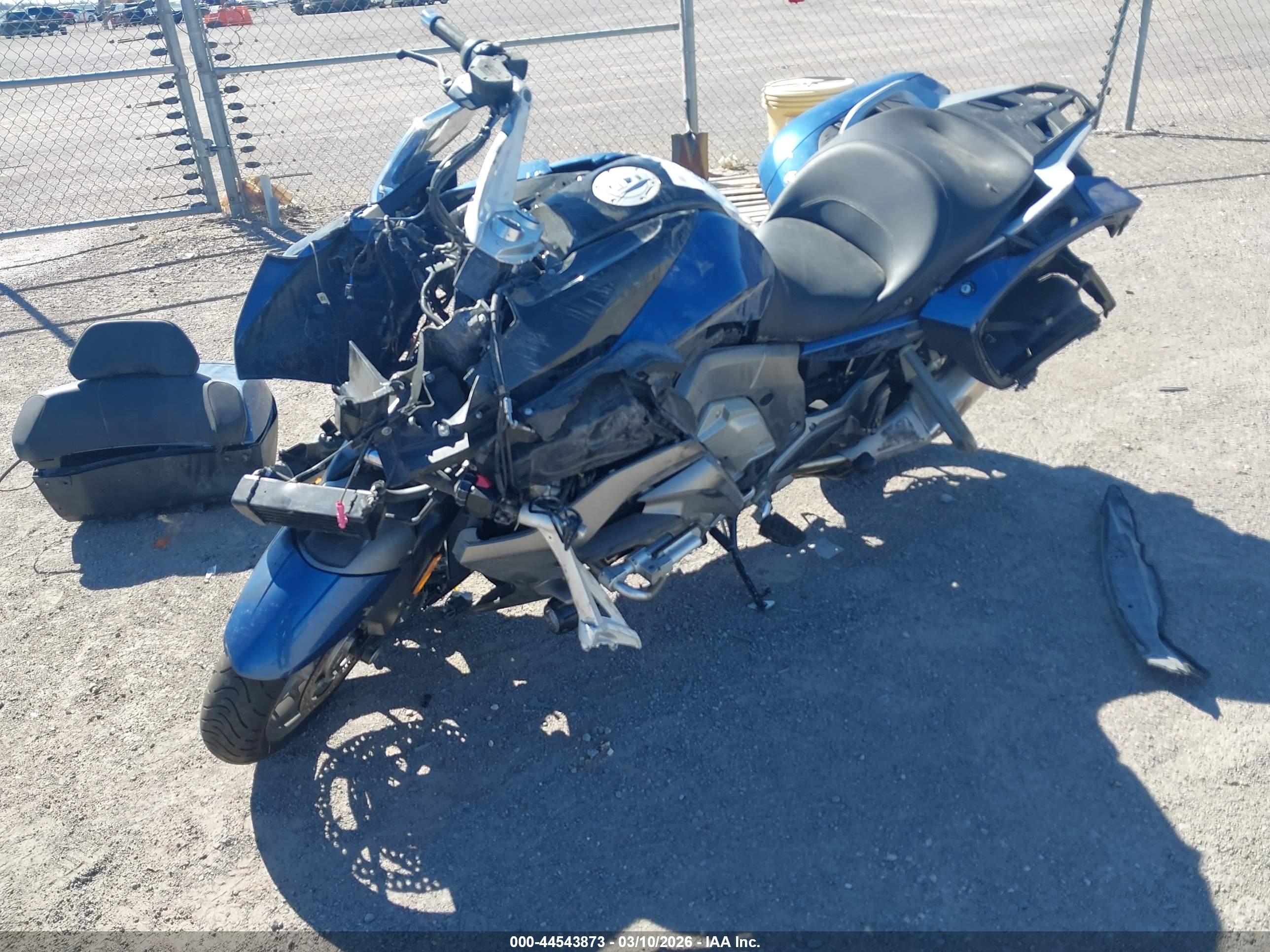BMW K1600 image 2