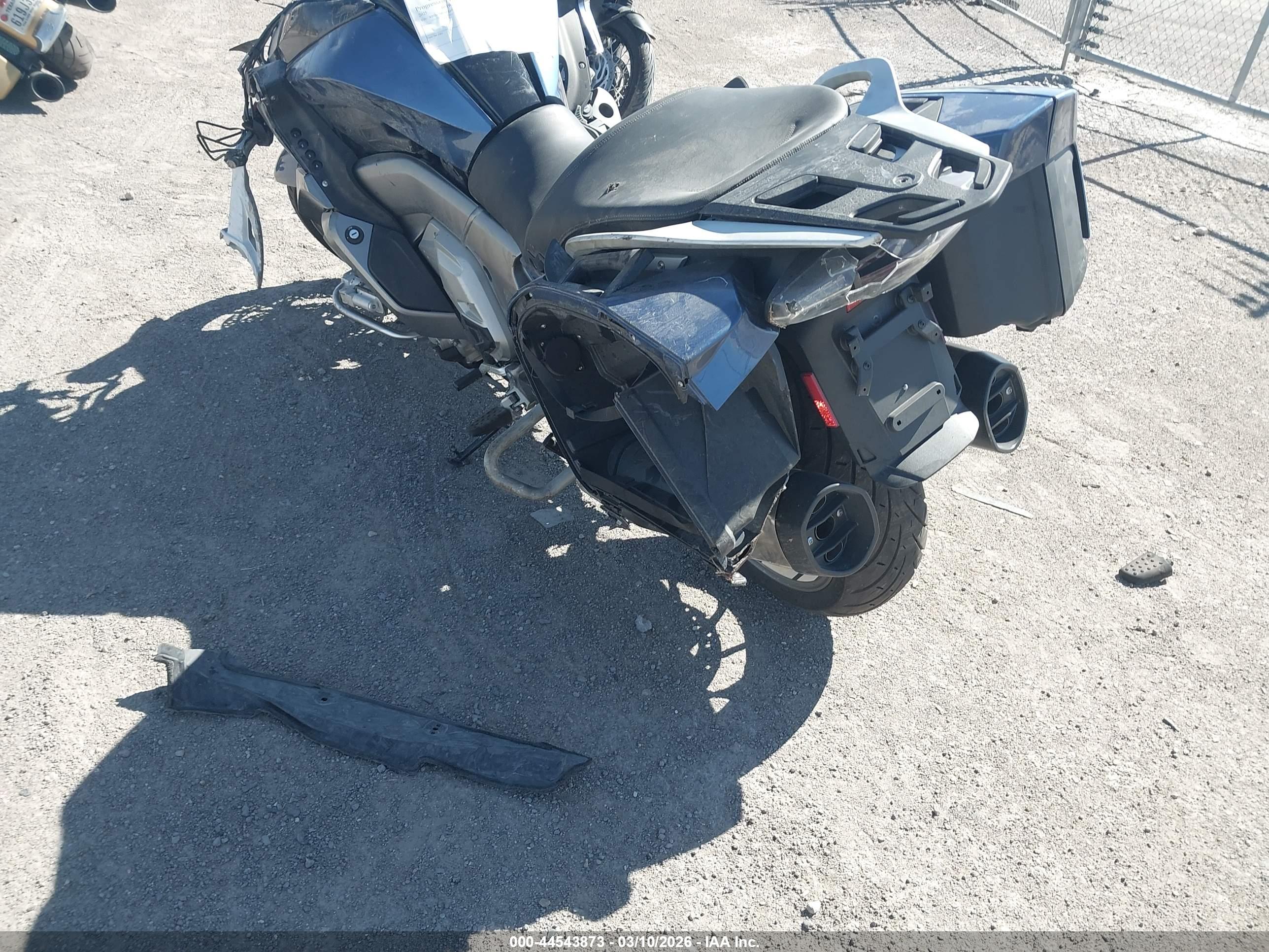 BMW K1600 image 3