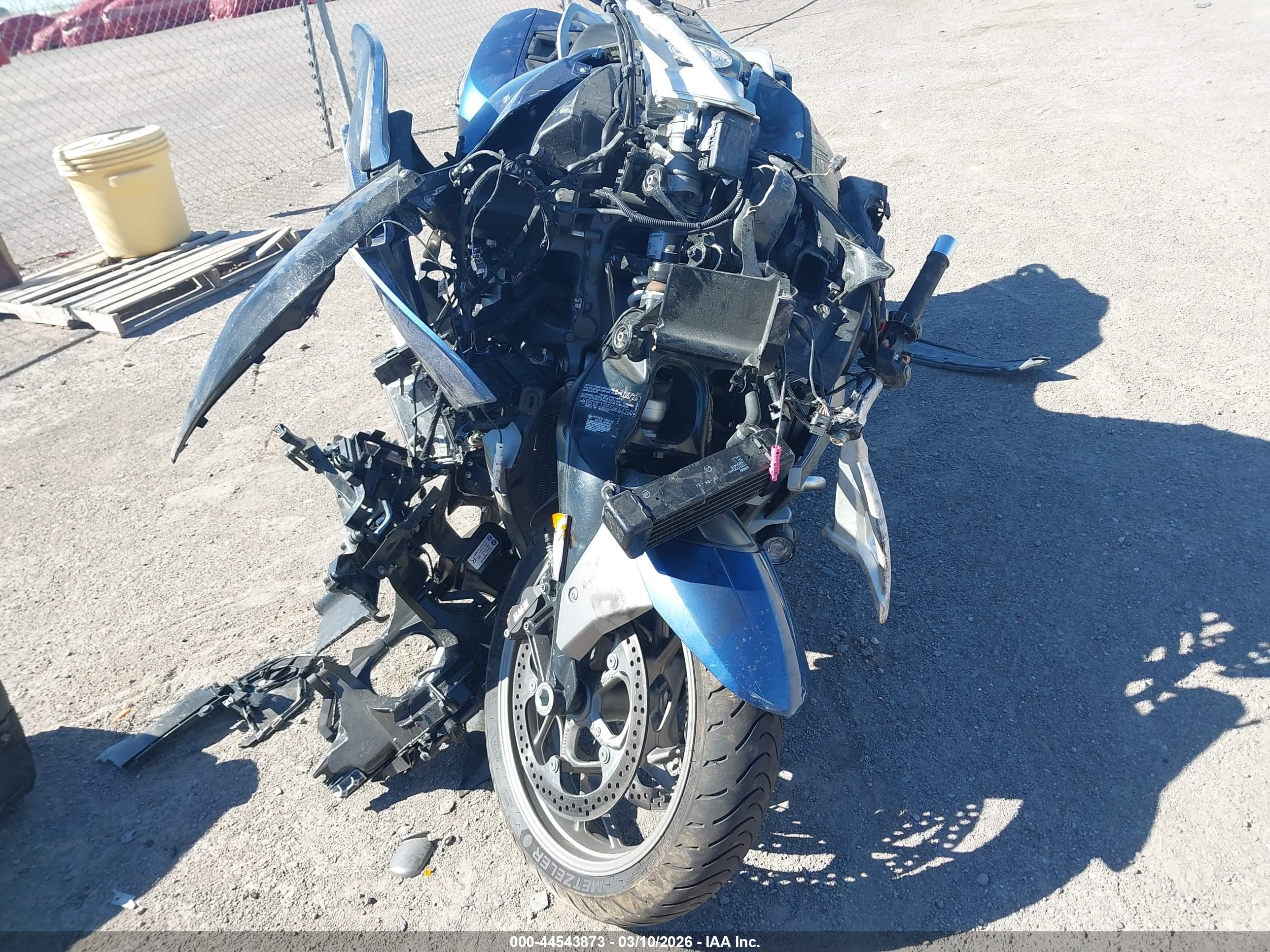 BMW K1600 image 5
