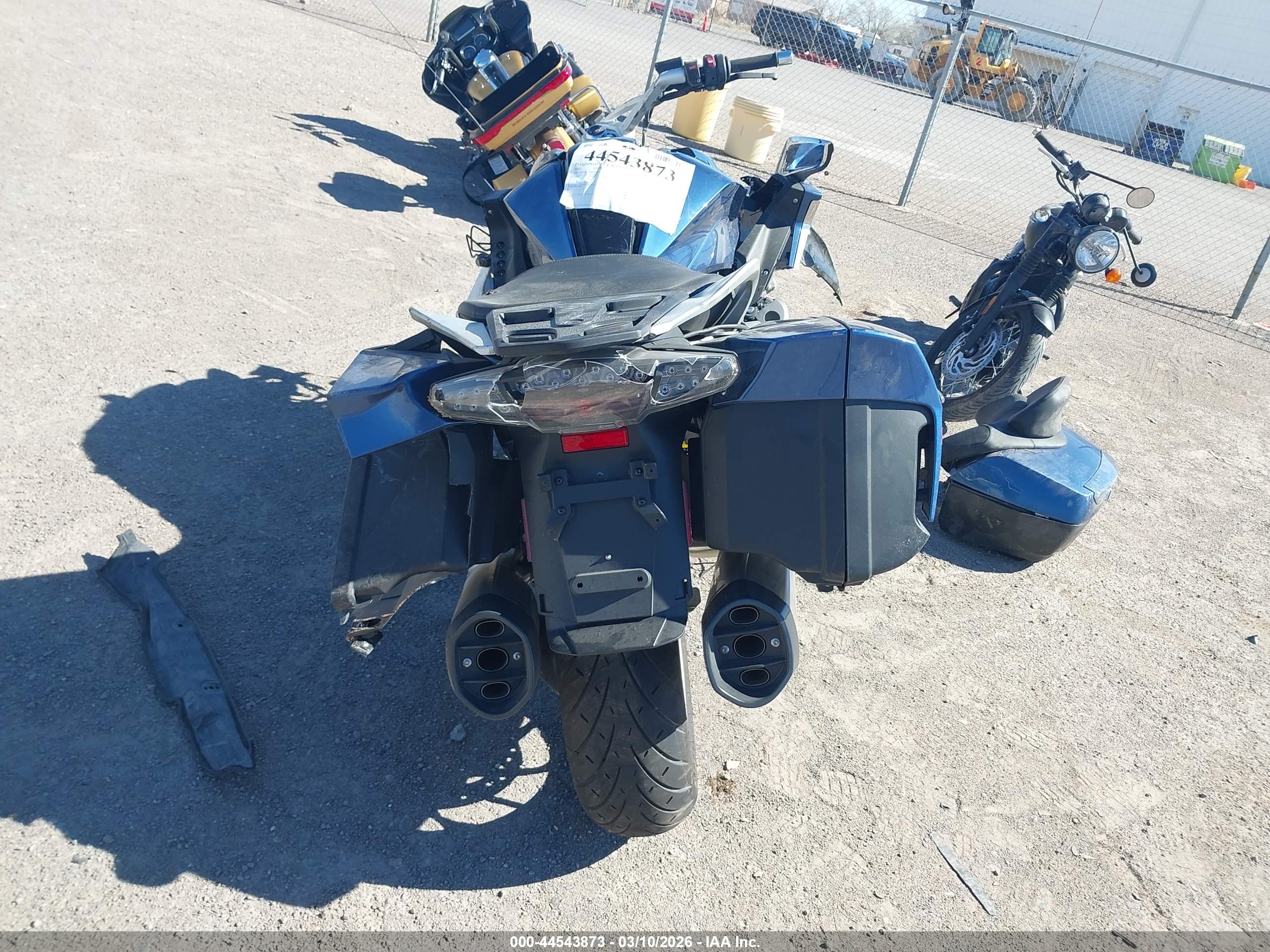 BMW K1600 image 6