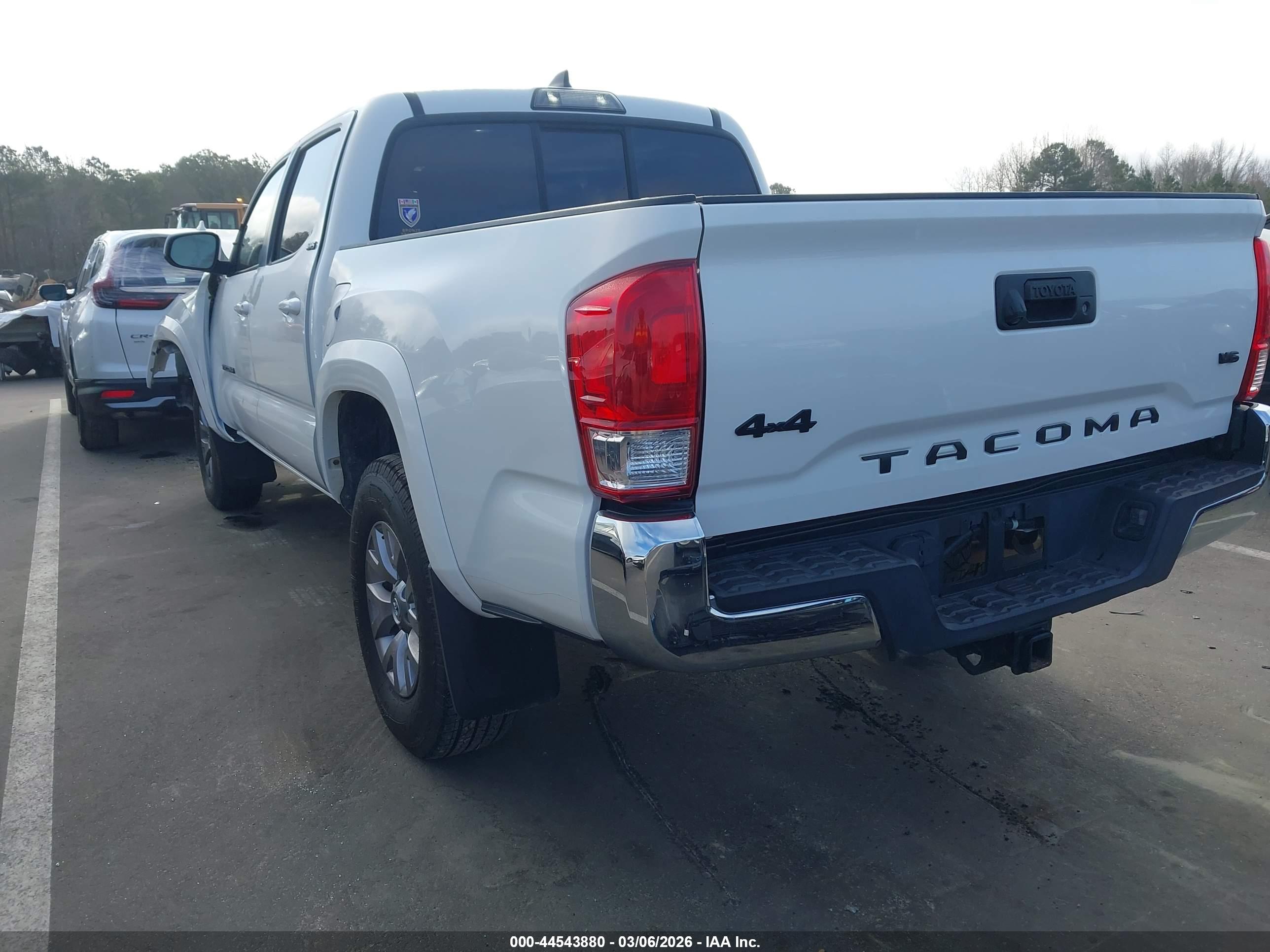 TOYOTA TACOMA image 3