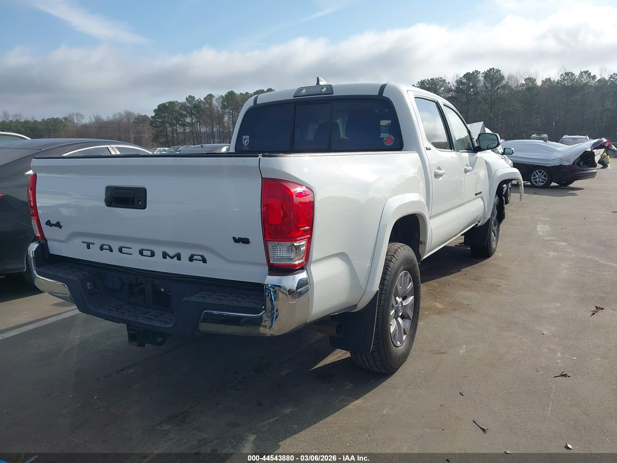 TOYOTA TACOMA image 4