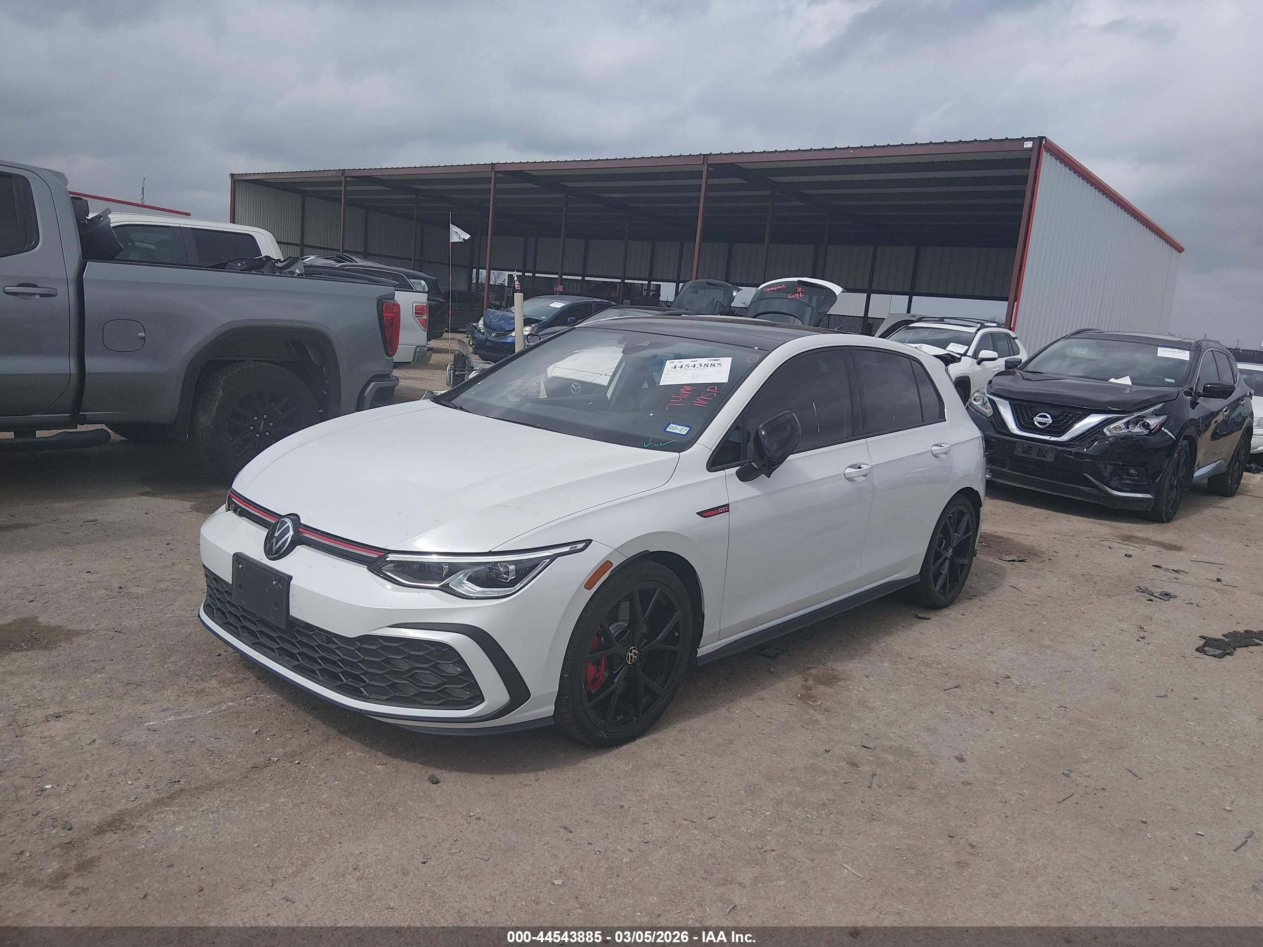 VOLKSWAGEN GOLF image 2
