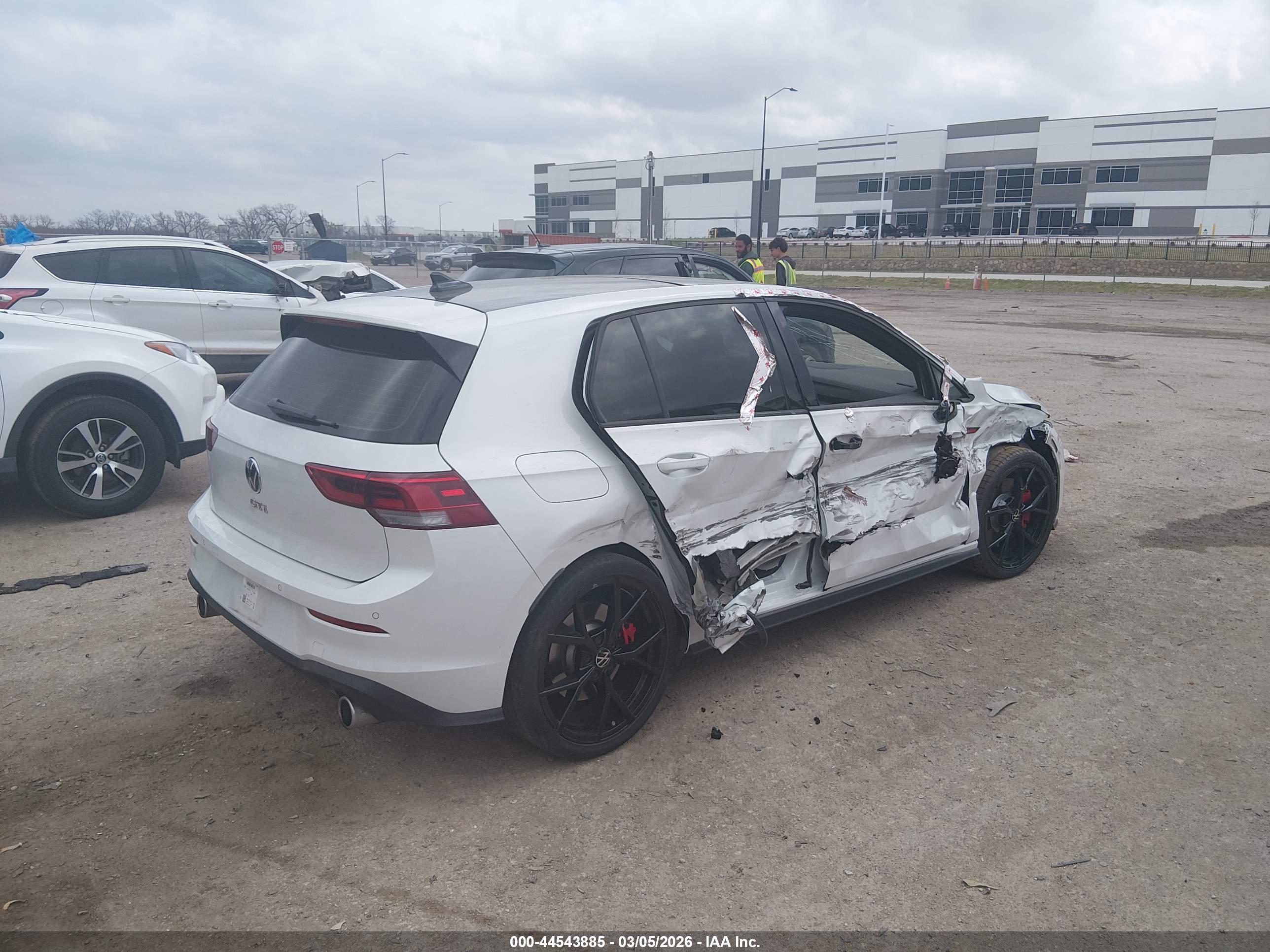VOLKSWAGEN GOLF image 4