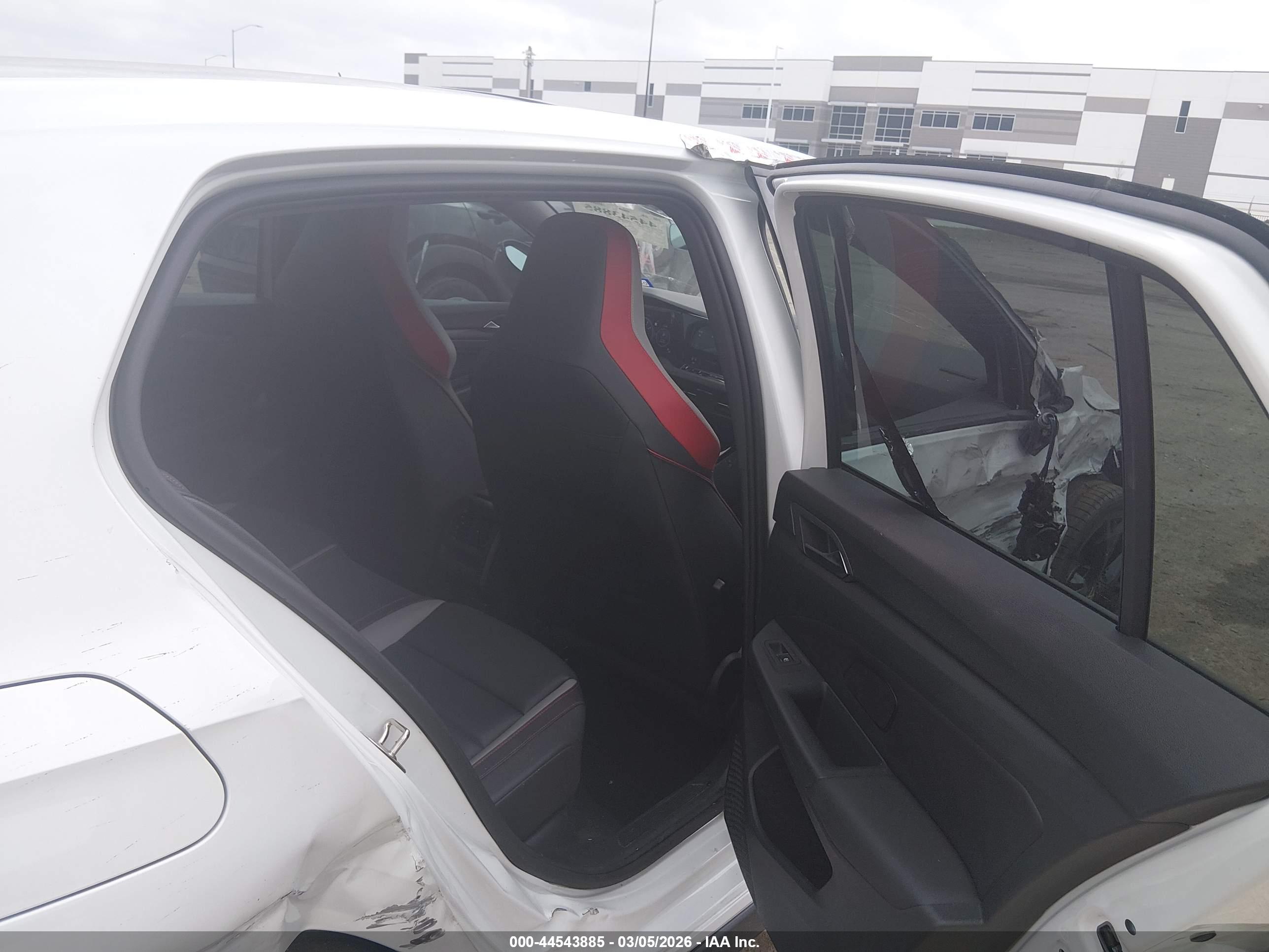 VOLKSWAGEN GOLF image 8