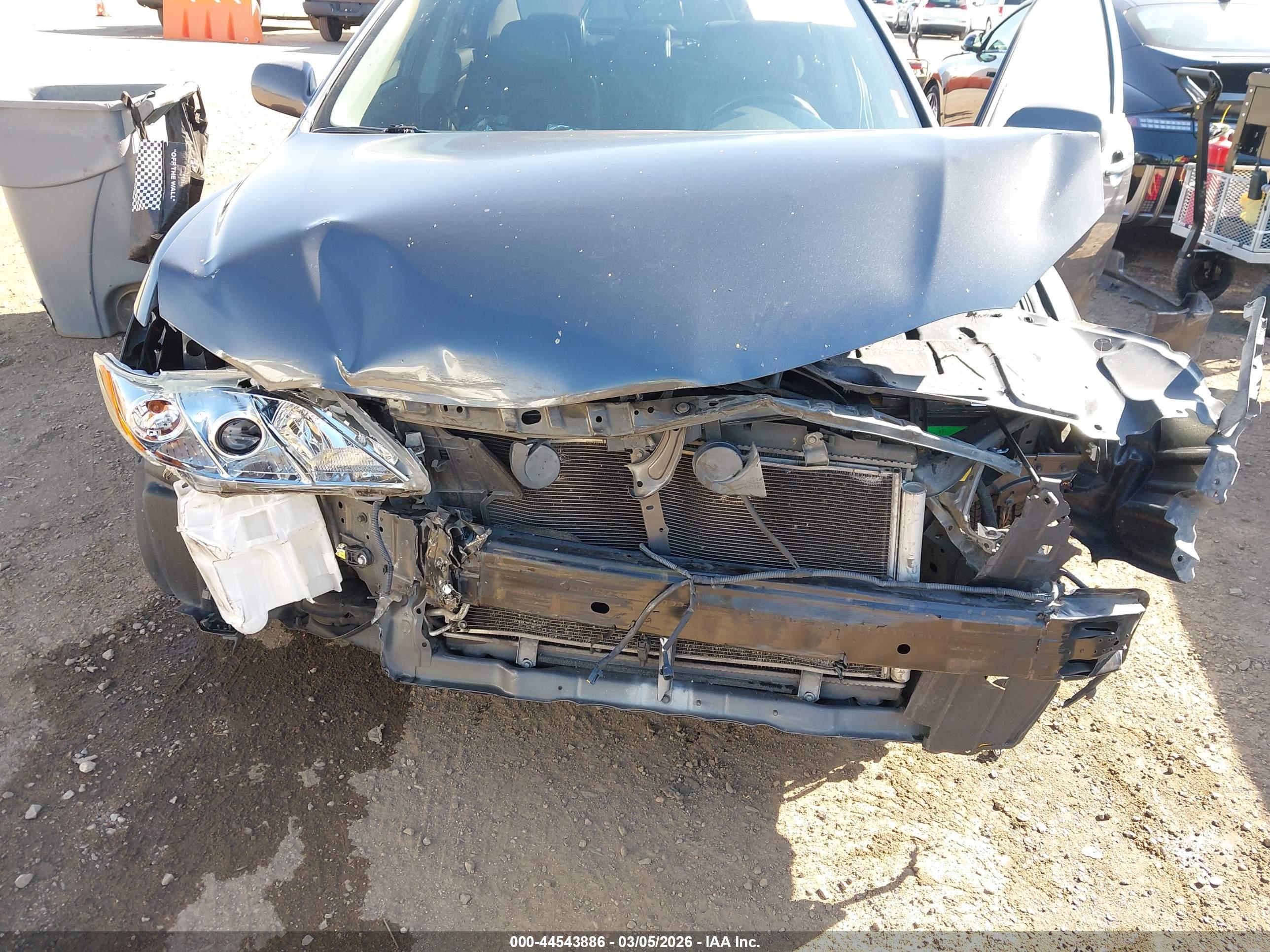 TOYOTA CAMRY image 6