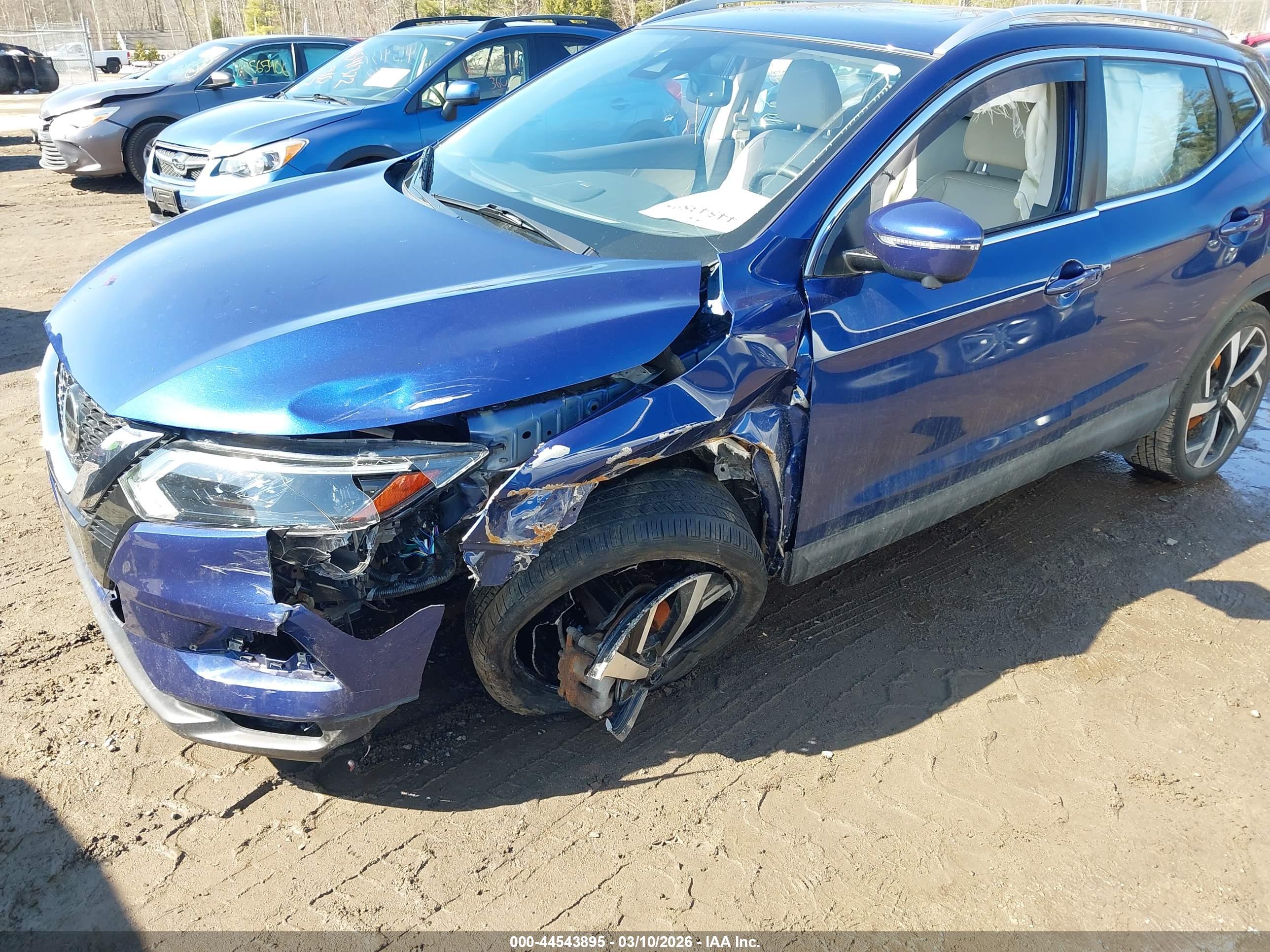 NISSAN ROGUE image 6