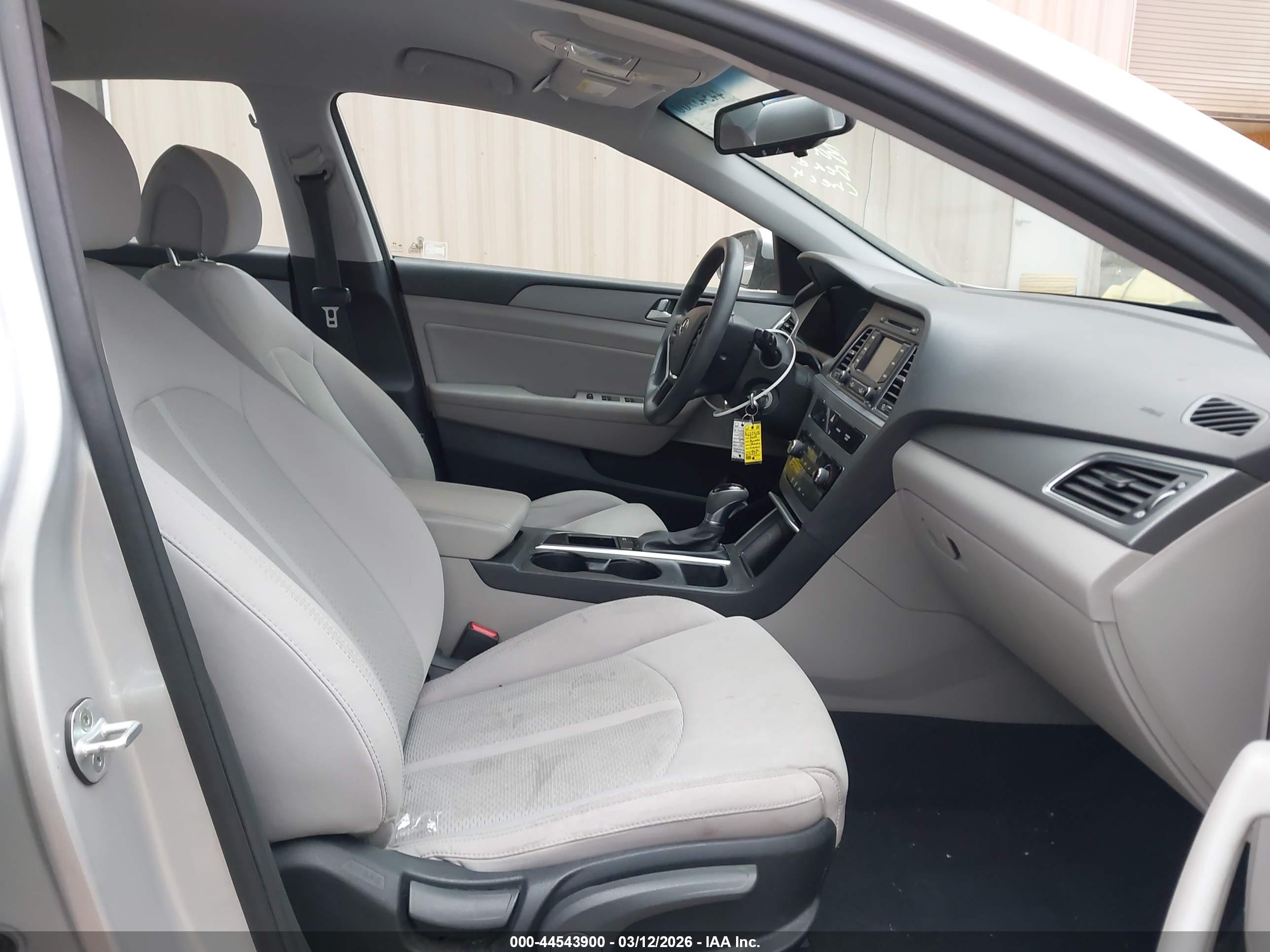 HYUNDAI SONATA image 5